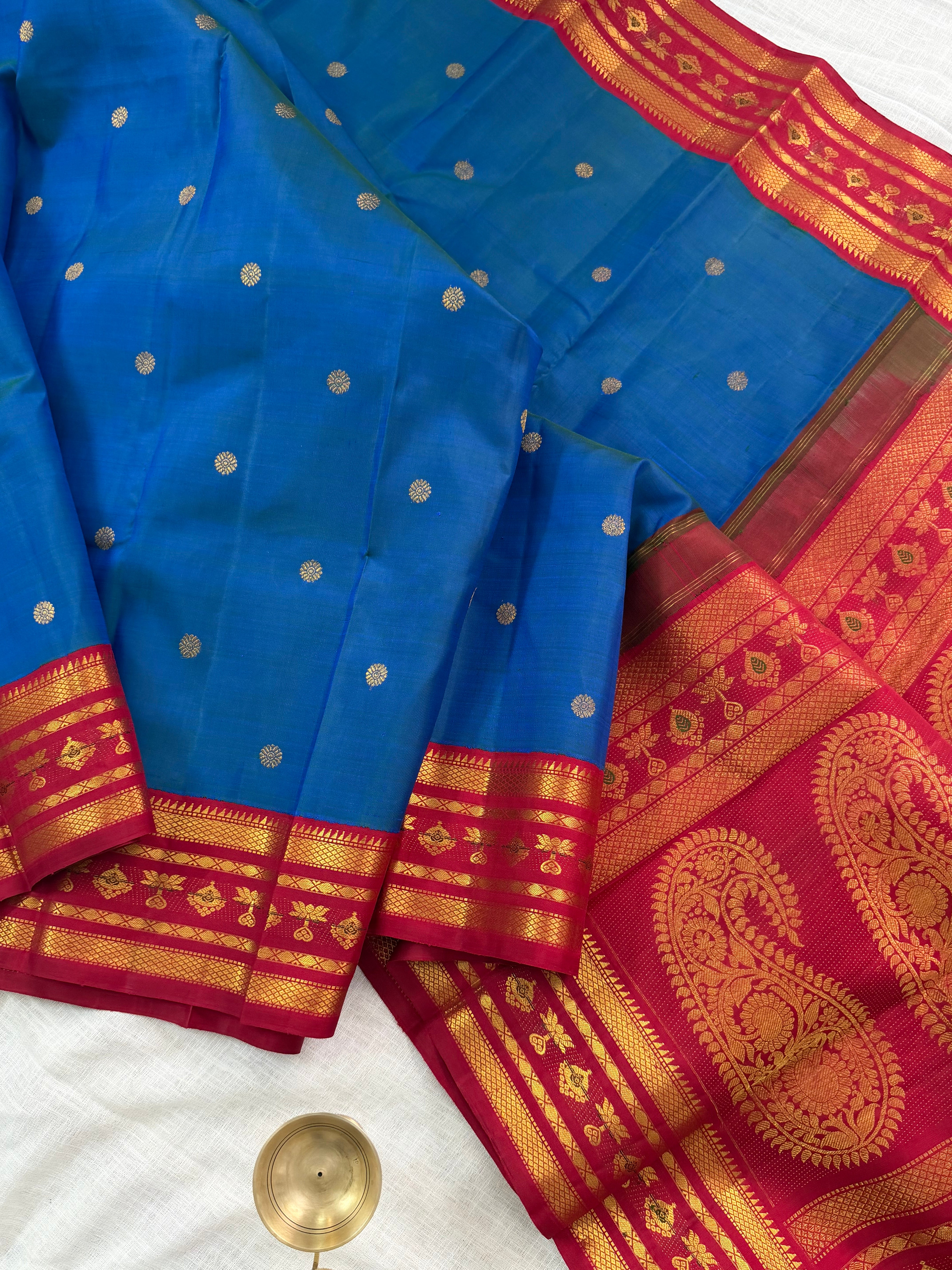 Mayilkazhuthu korvai / Arani silk