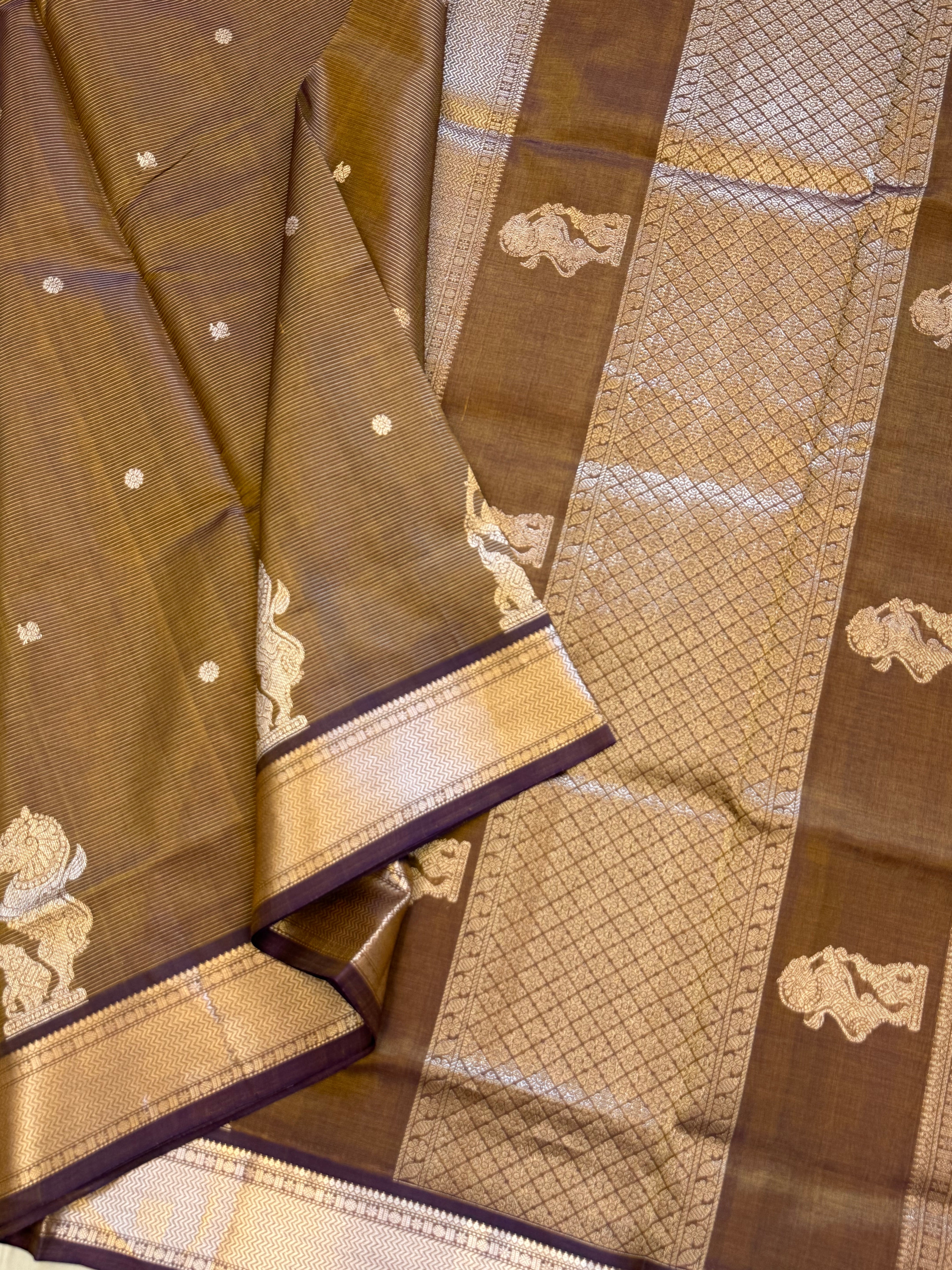 Mustard yazhli bettu butta/ Premium silk cotton