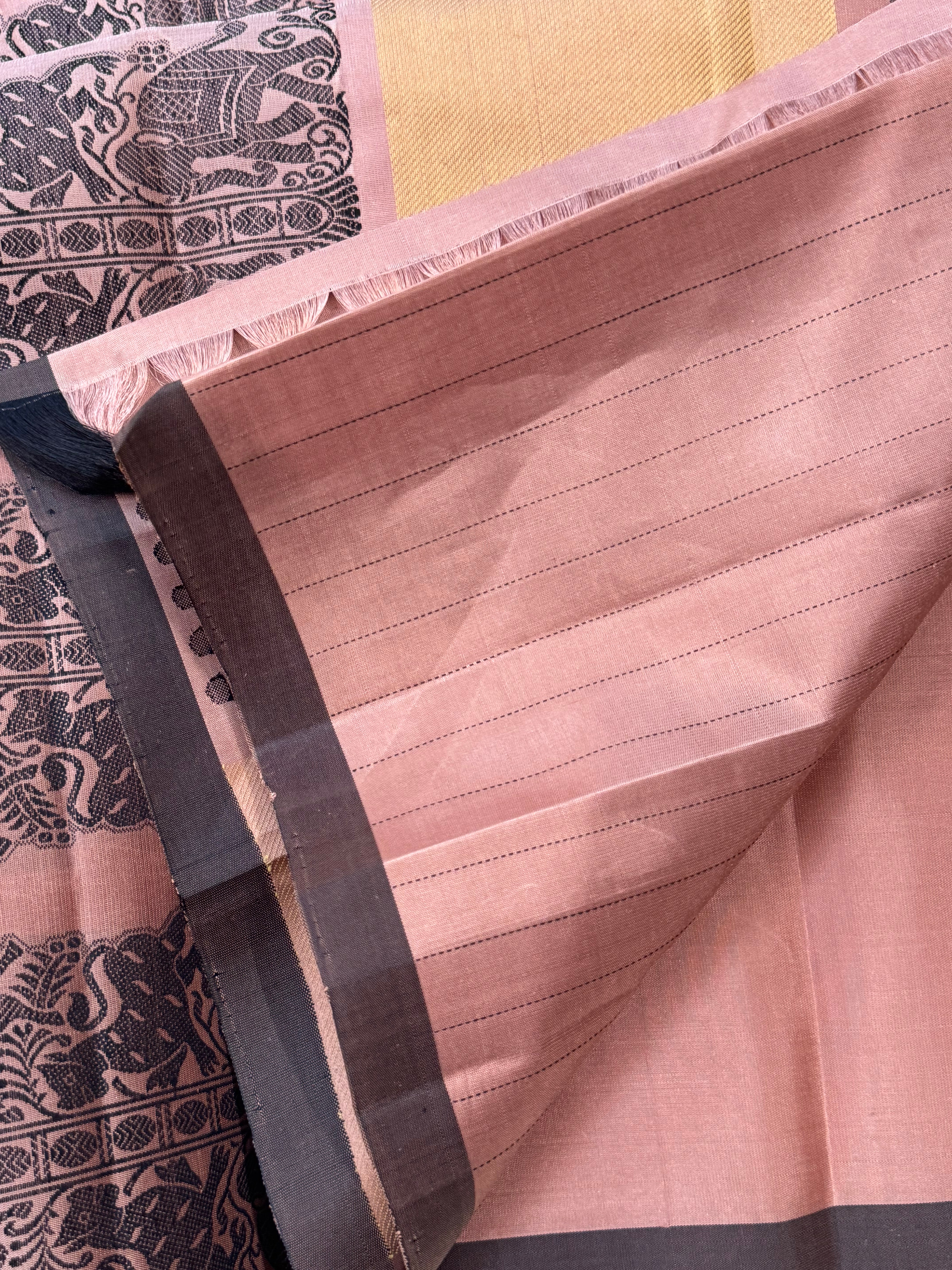 Onion pink borderless unique pallu/ Varnangal soft silk