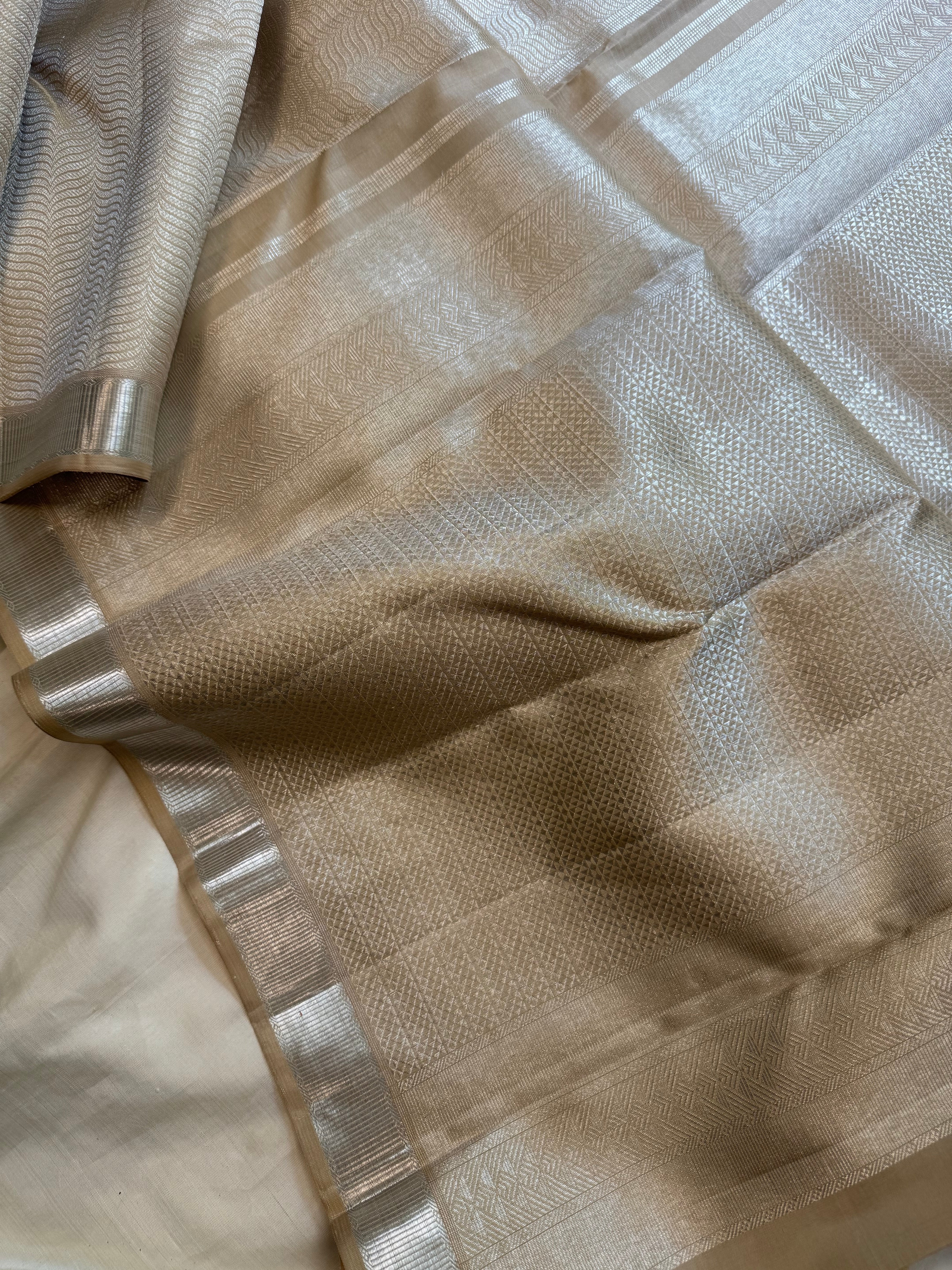 Silver Zari vangi body / kanjipuram silk