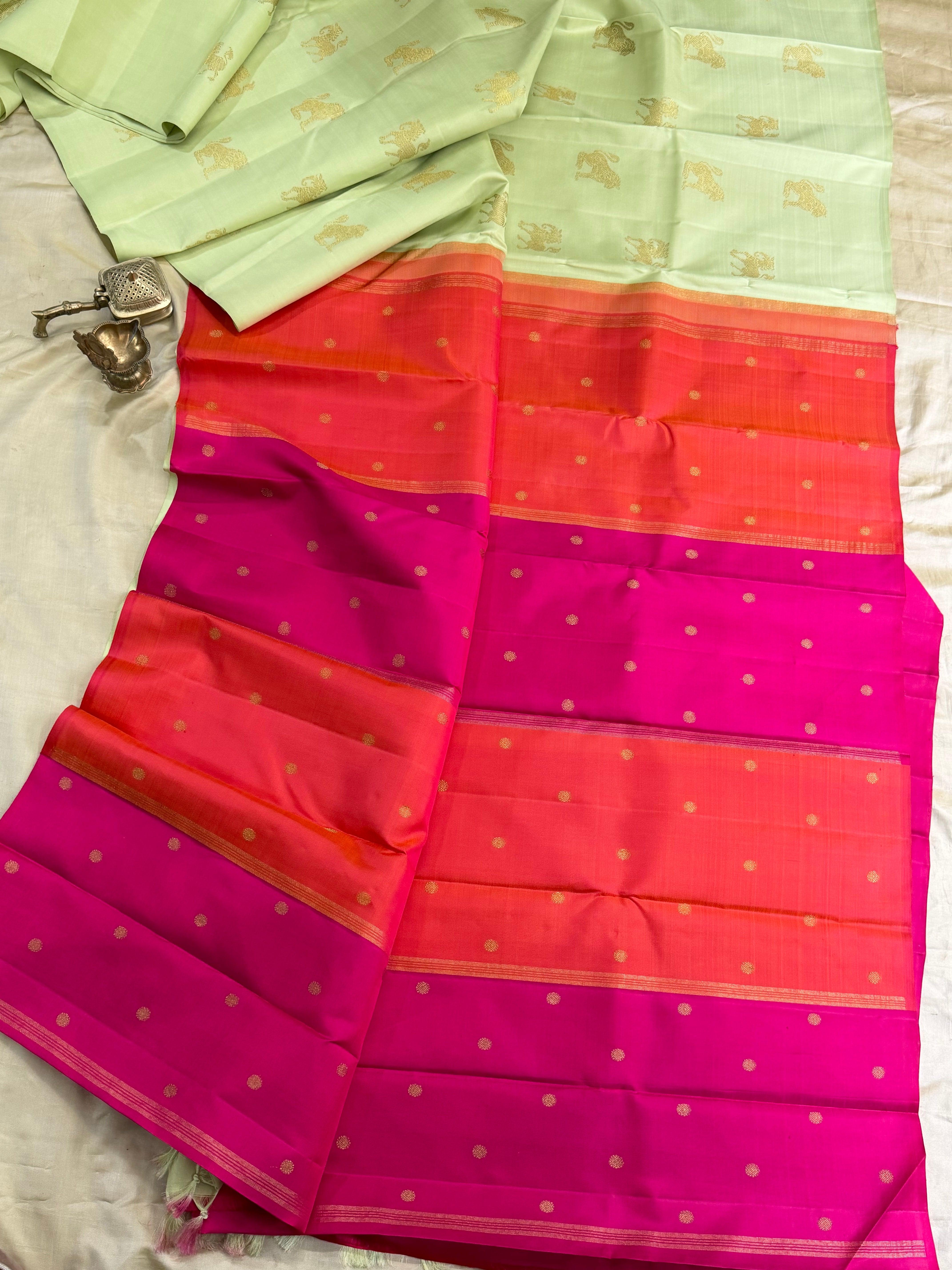 Elakai green Varisai palla pure Zari Kanjipuram silk