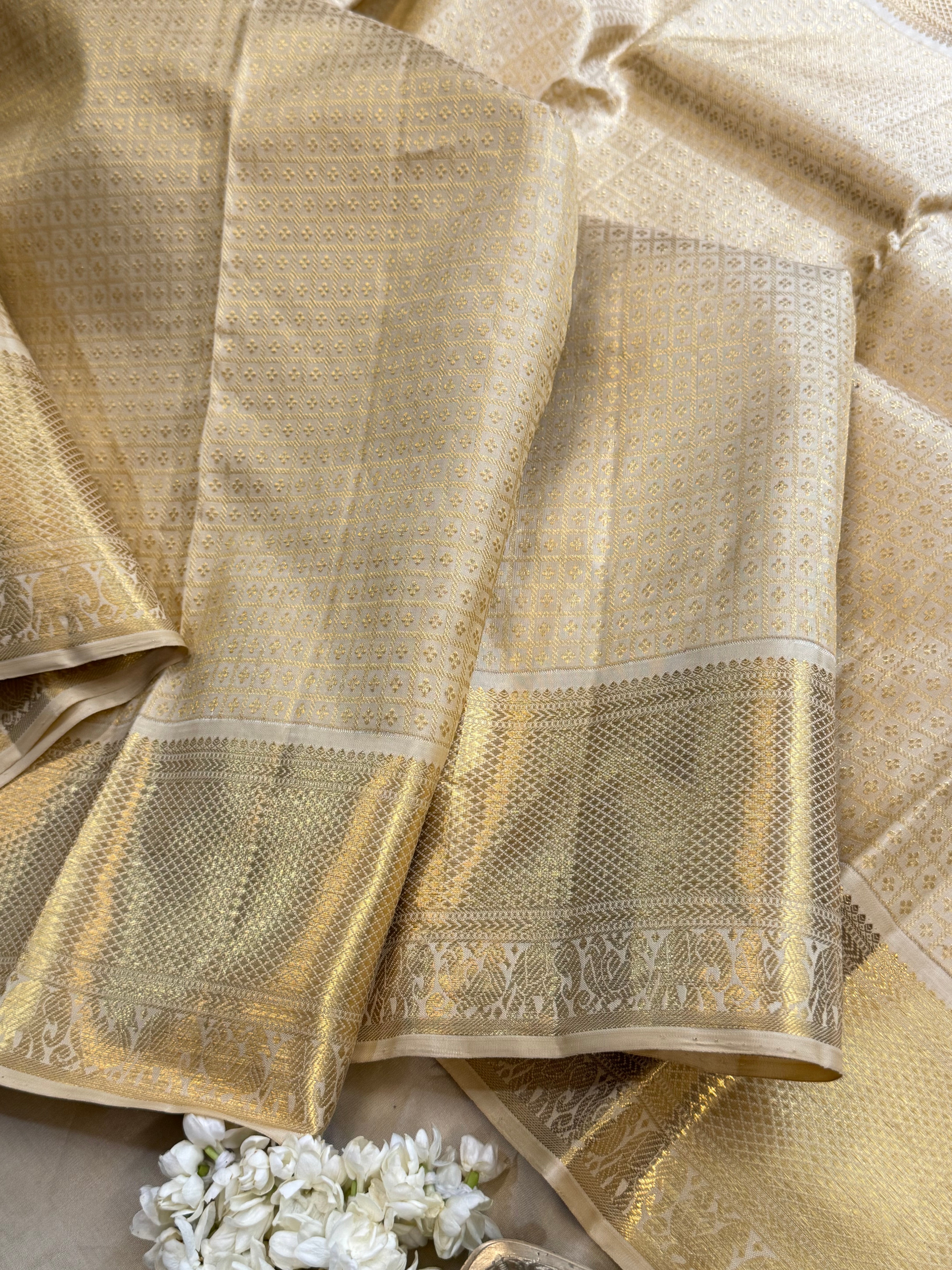 Tussar (Golden) lakshambutta / Arani silk CL10113
