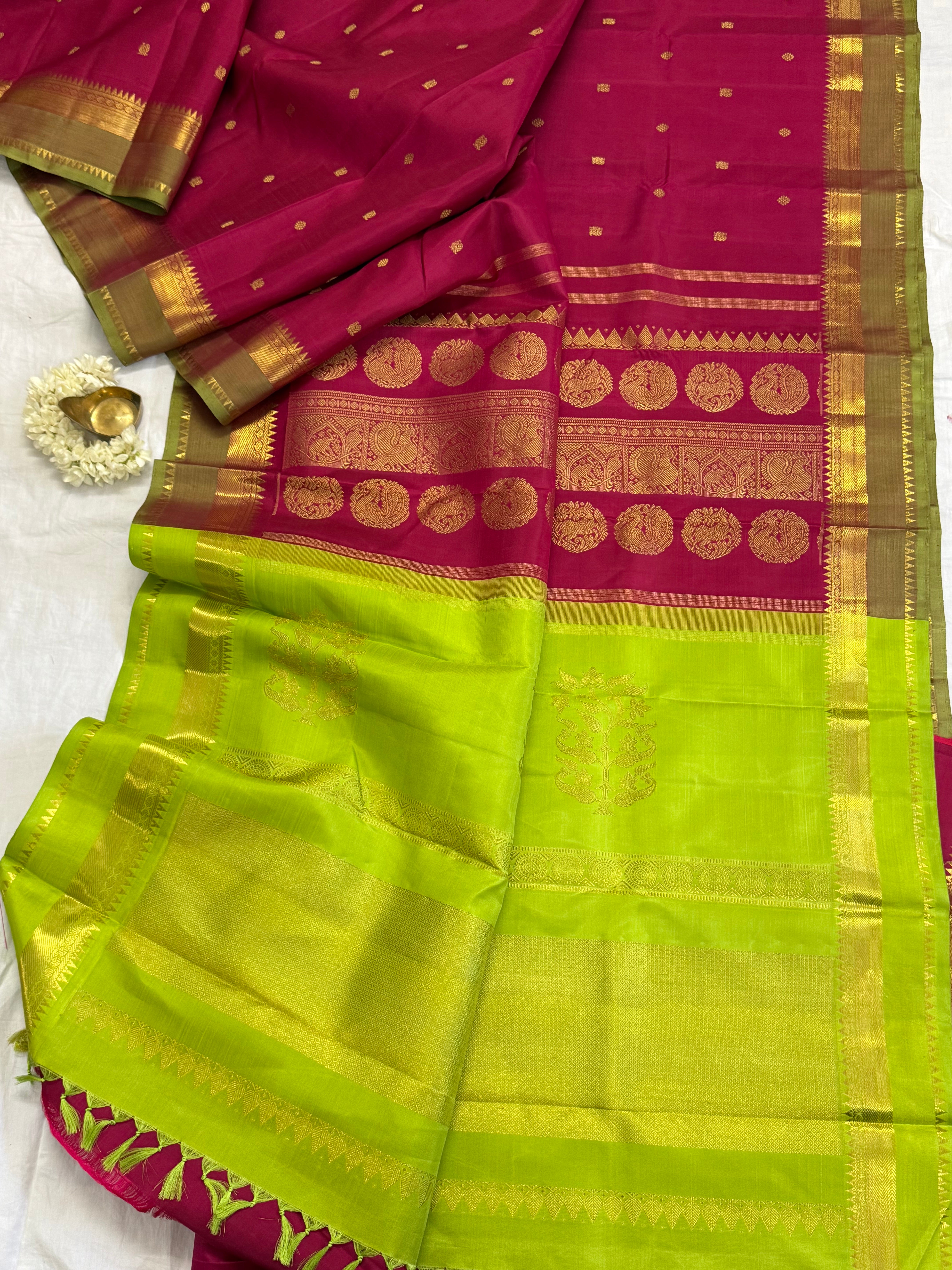 Double tone pink and unique long pallu / Kanjipuram silk