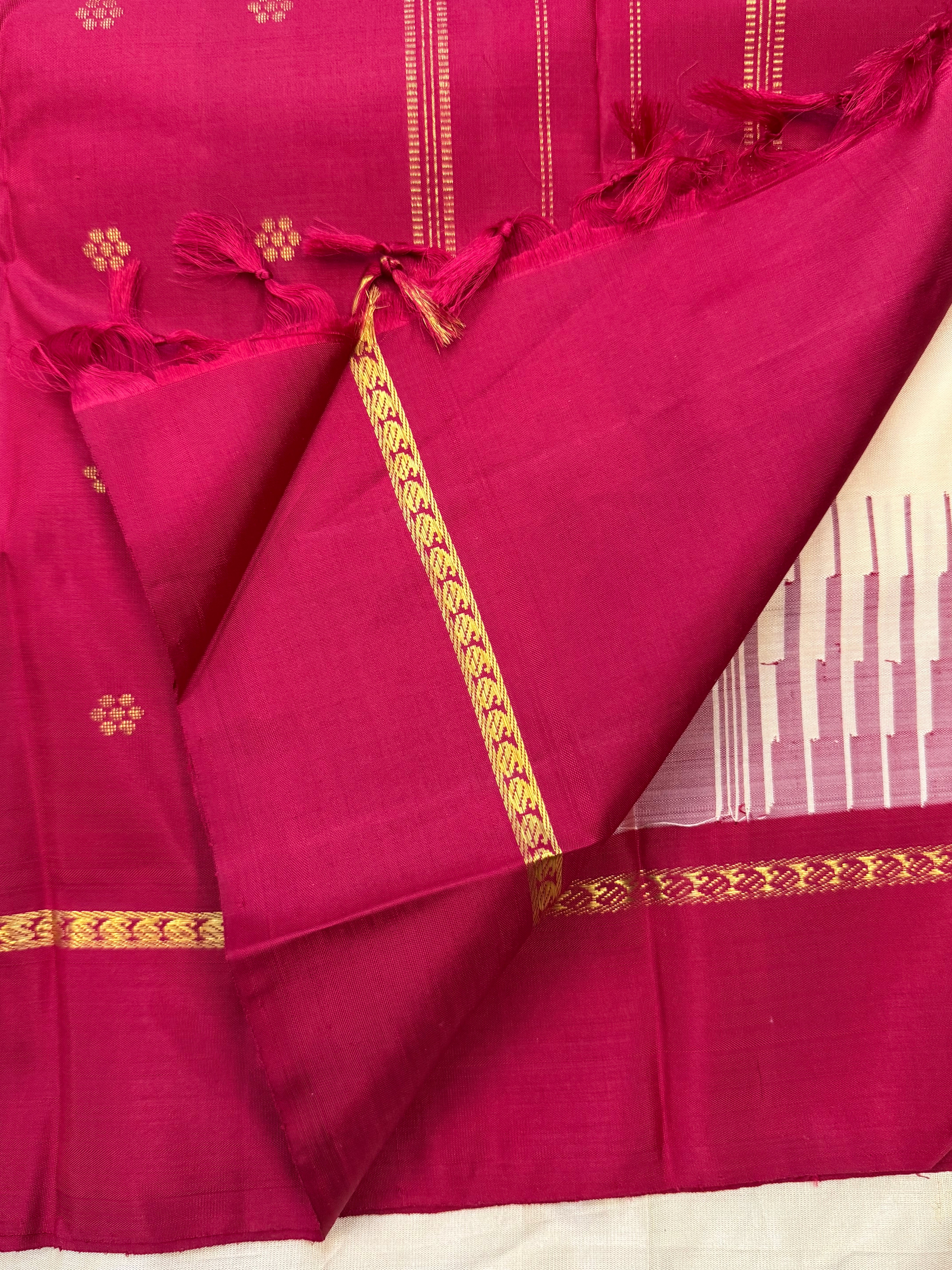 Offwhite and pinkish red thread butta (one side border)/ Arani silk