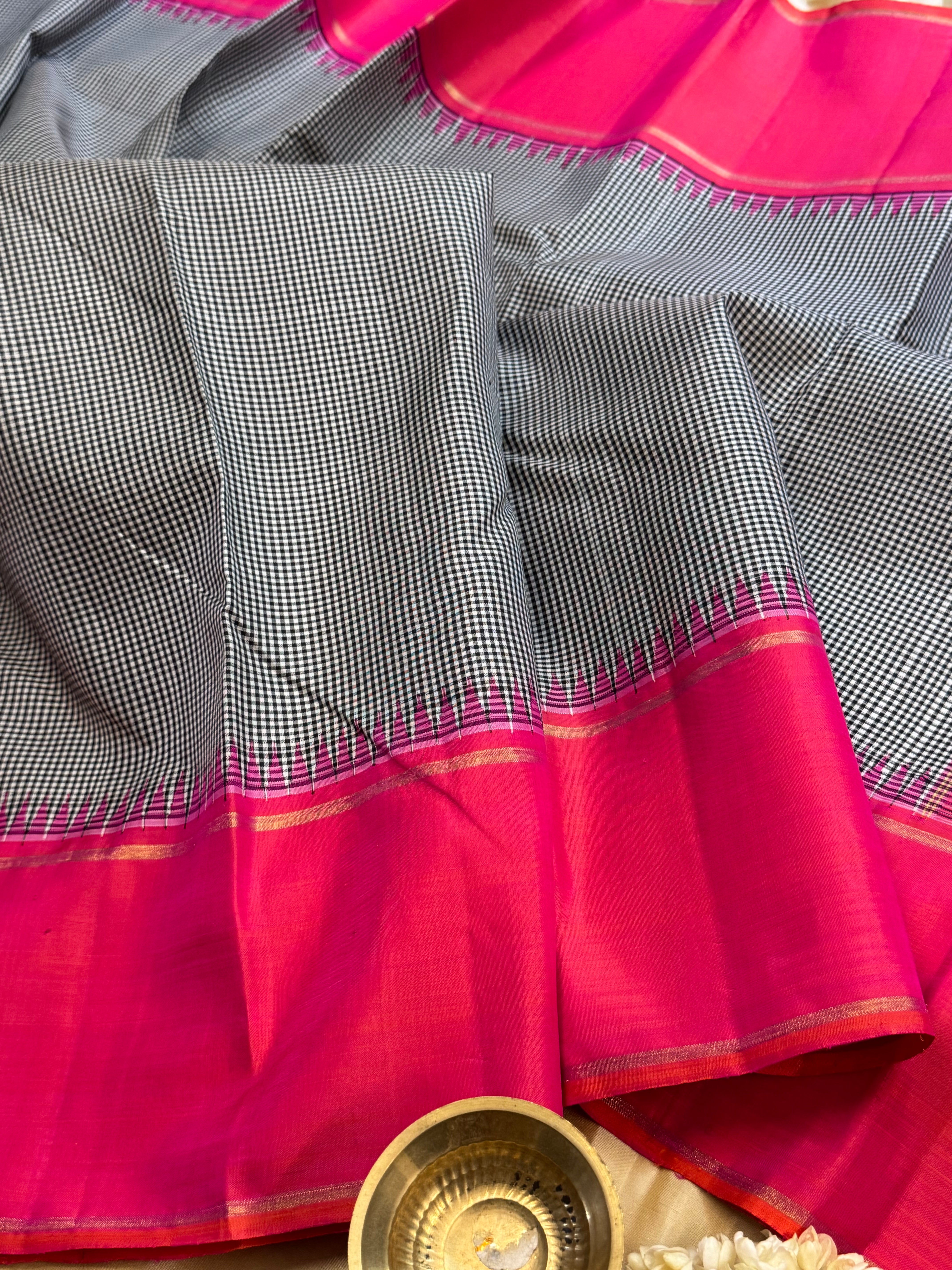 Kasa kasa kattam and pink border / Arani silk