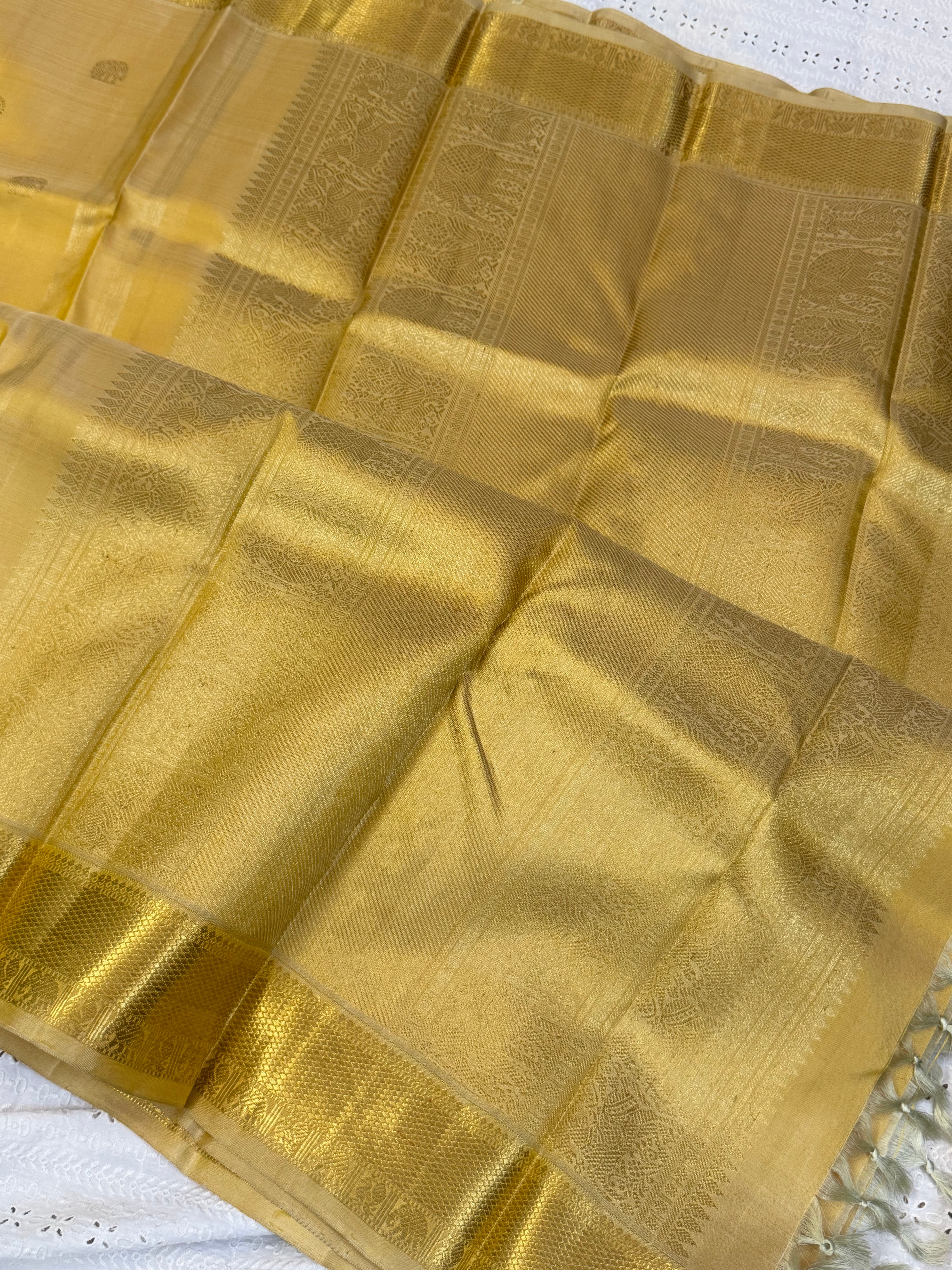 Golden yellow elephant and chakram Butta body / kanjipuram silk saree CLSA1276