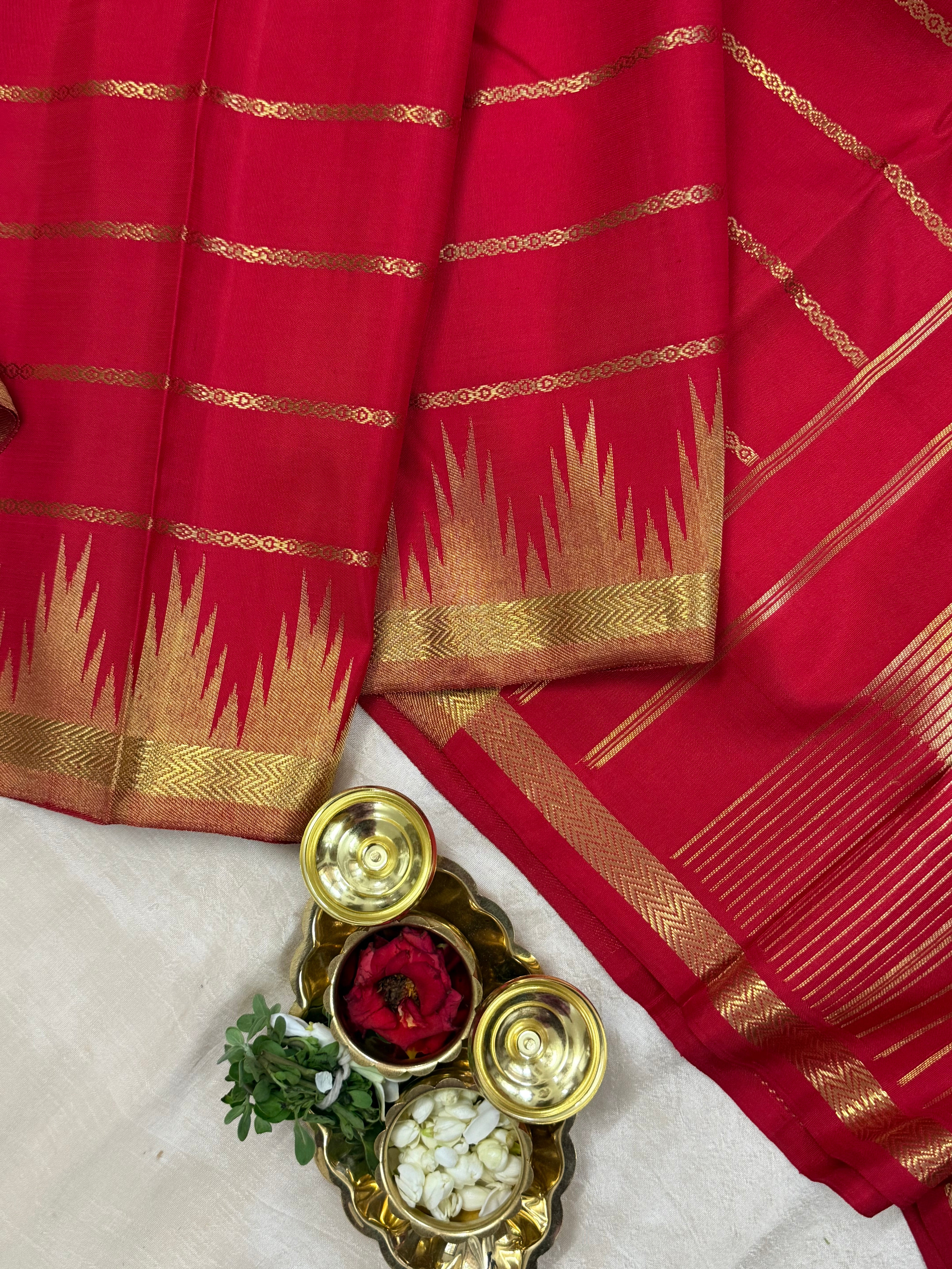Red vintage veldhari and 8 kol / Kanjipuram silk