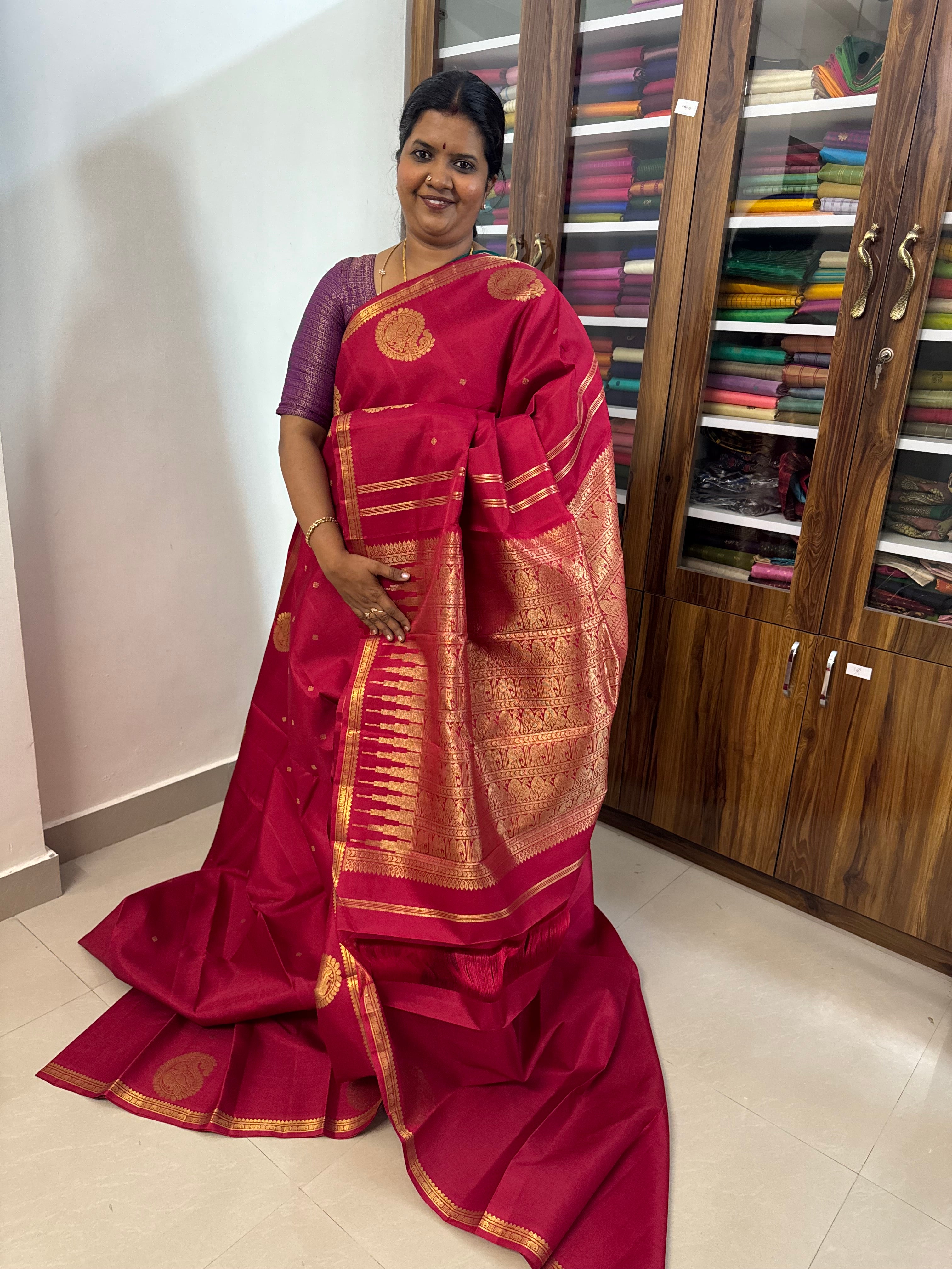 Adai woven red border kanjipuram silk