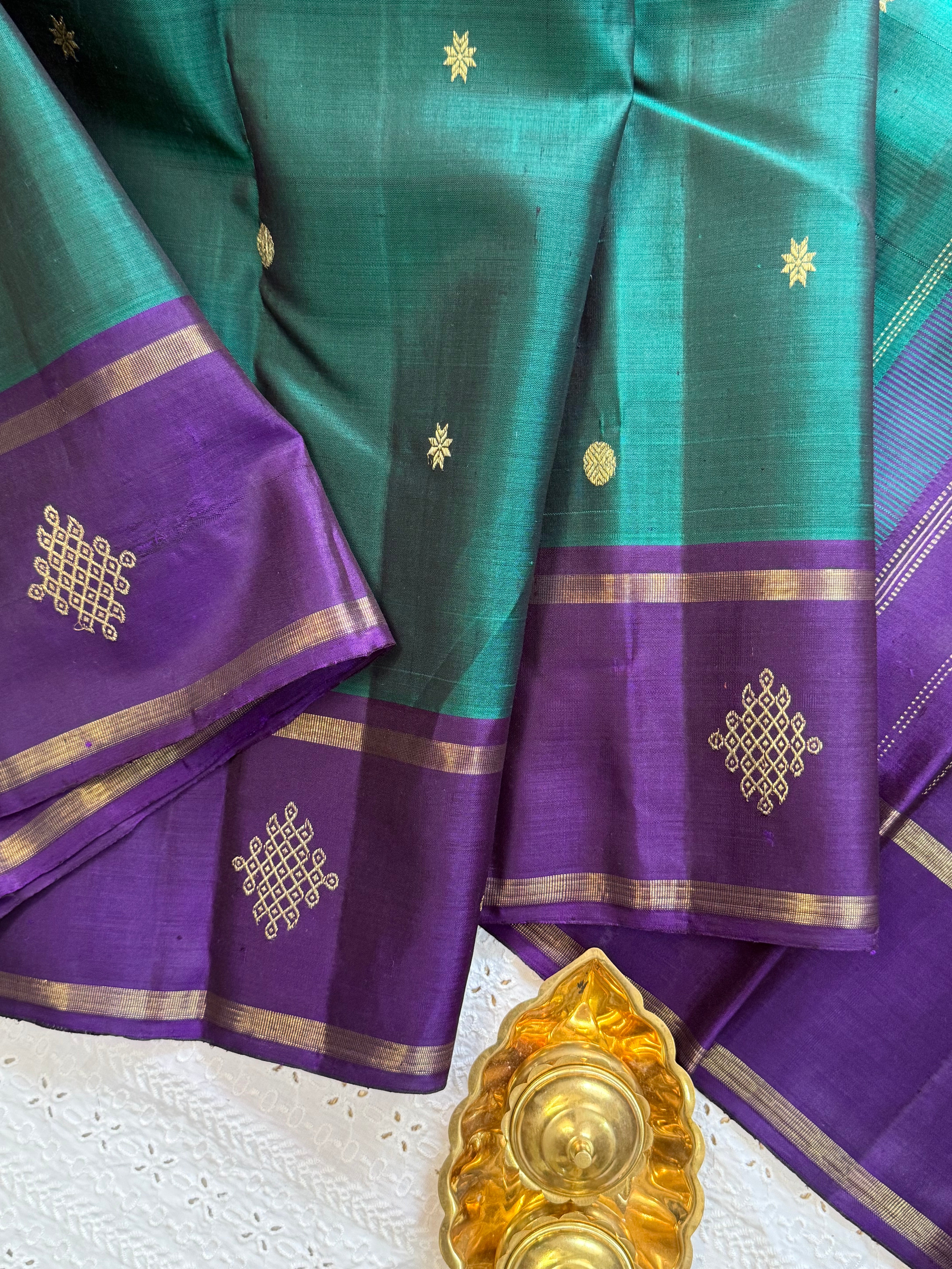 Green and purple border kolam butta / Kanjipuram silk