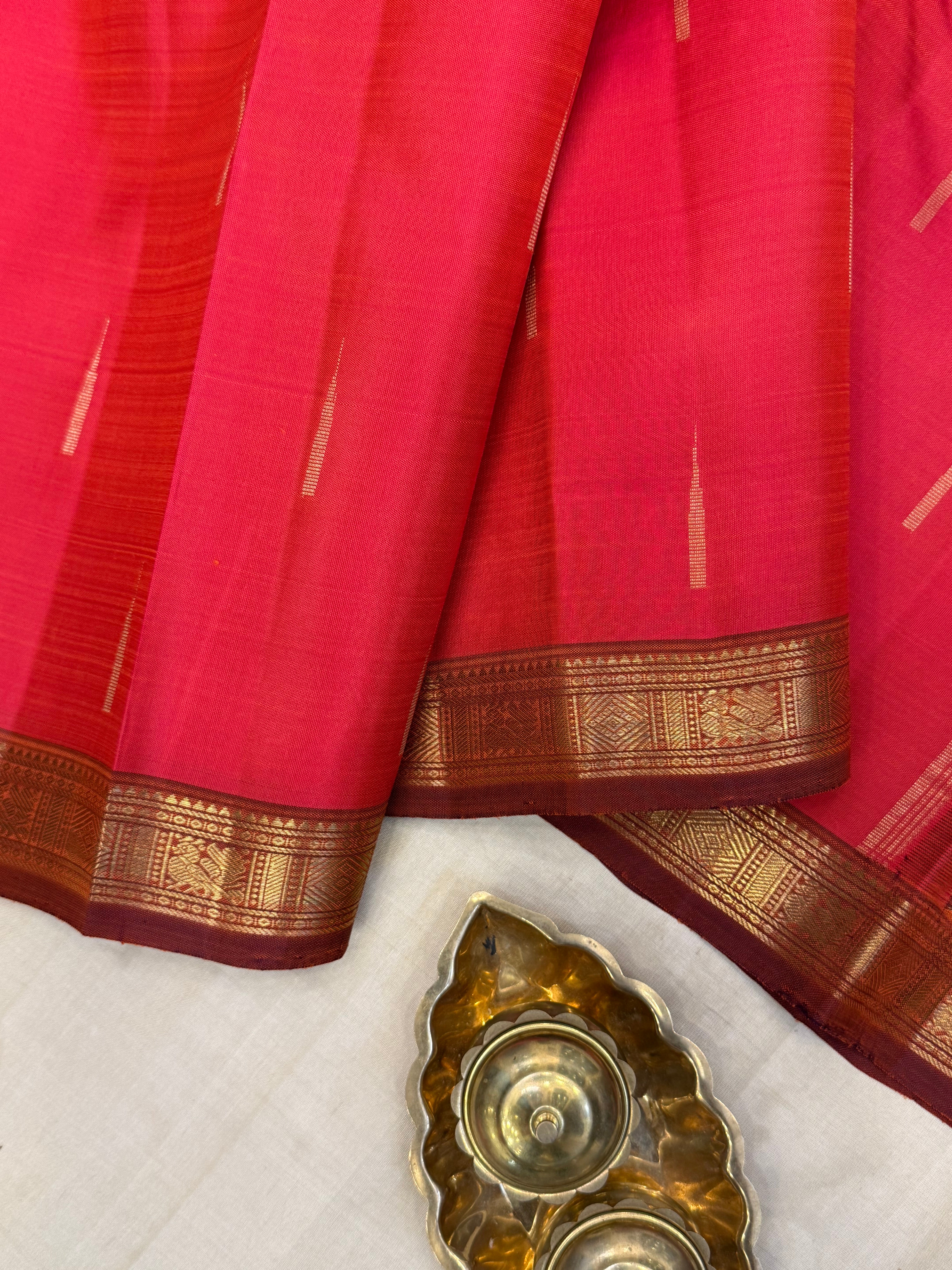 Kalyani : kanagambaram small pet / kanjipuram silk