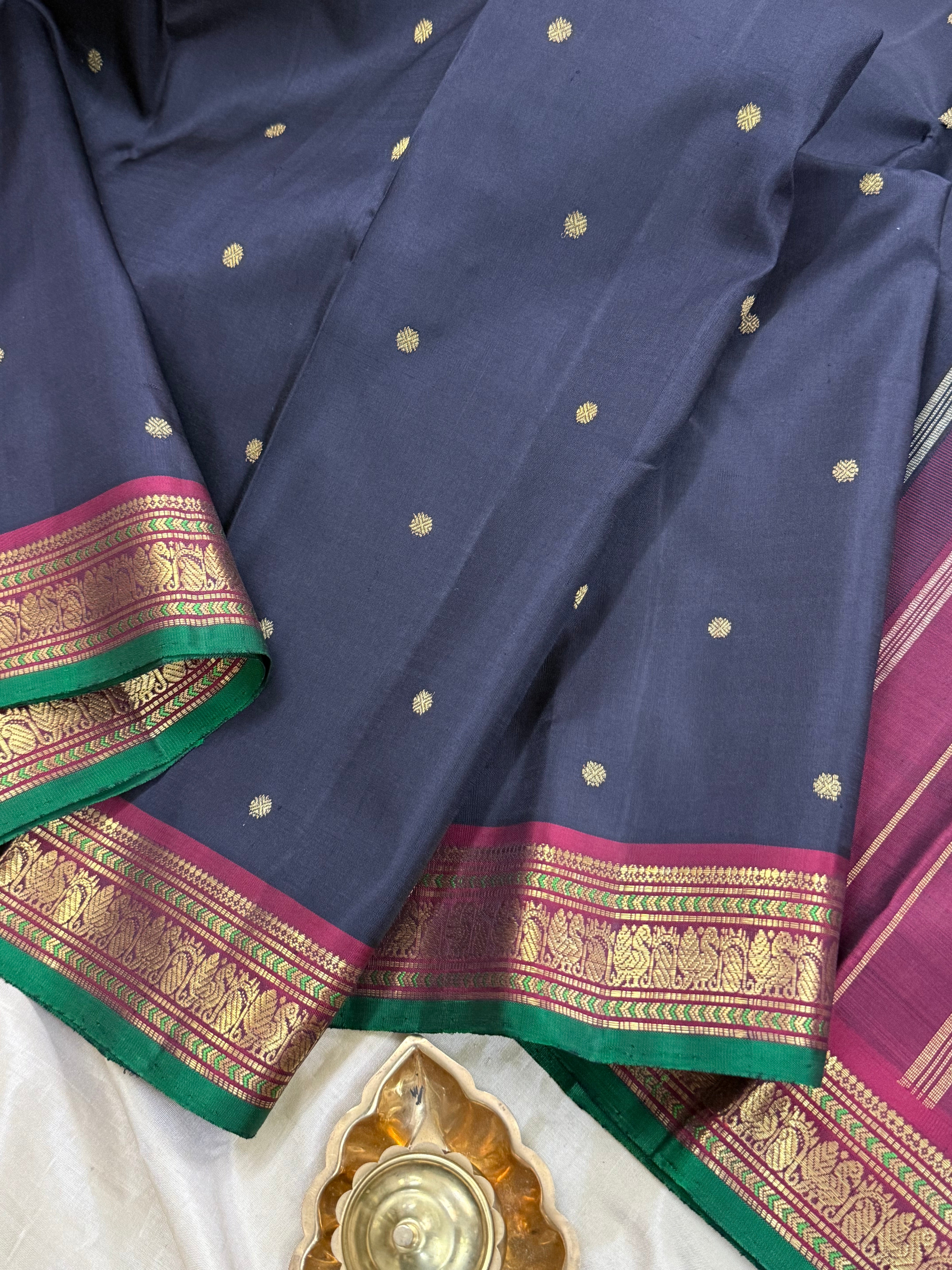 Black meenakari border / Kanjipuram silk CL9277