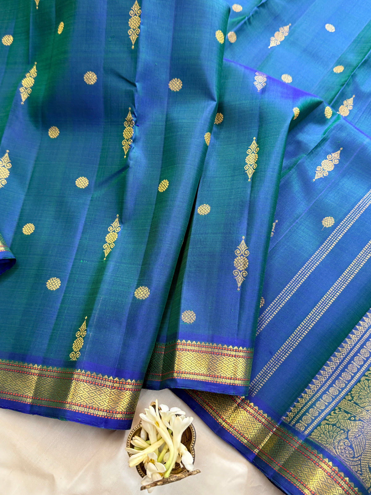 Mayilkazhuthu small vintage border / Kanjipuram silk CLSA11590