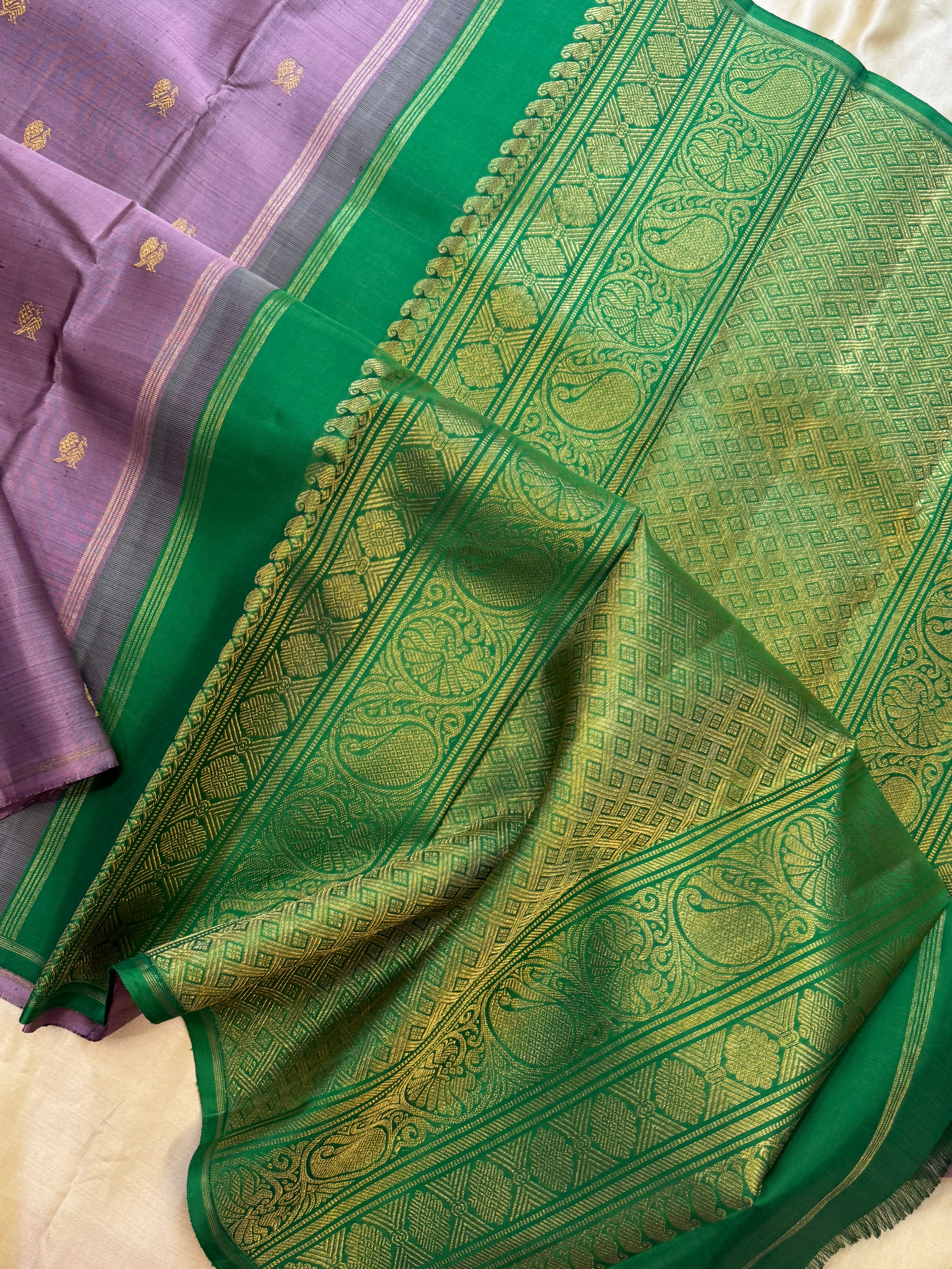 Dark mauve borderless classic kanjipuram silk