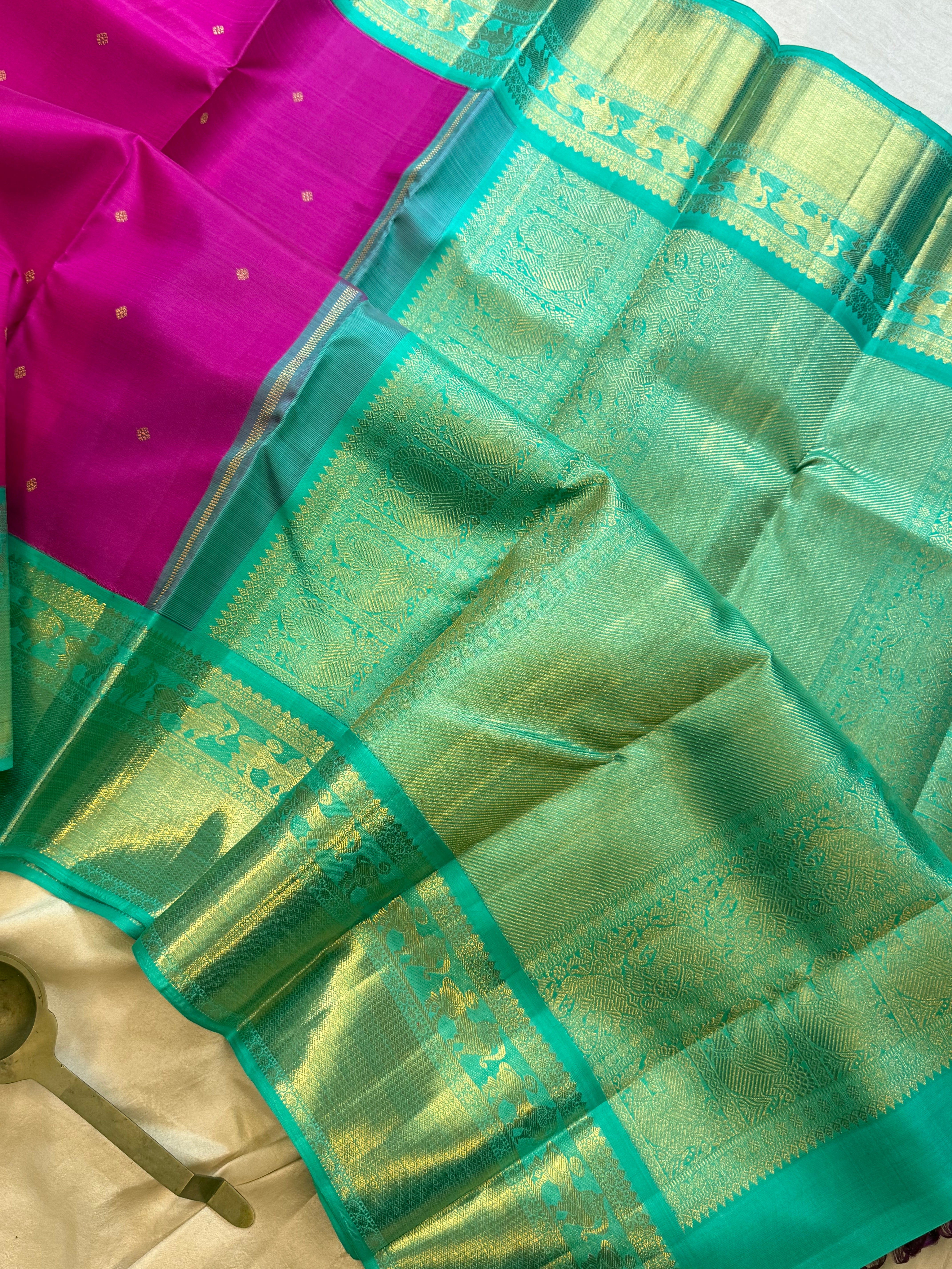 Magenta And Sea Green Korvai Kanjivaram Silk Saree