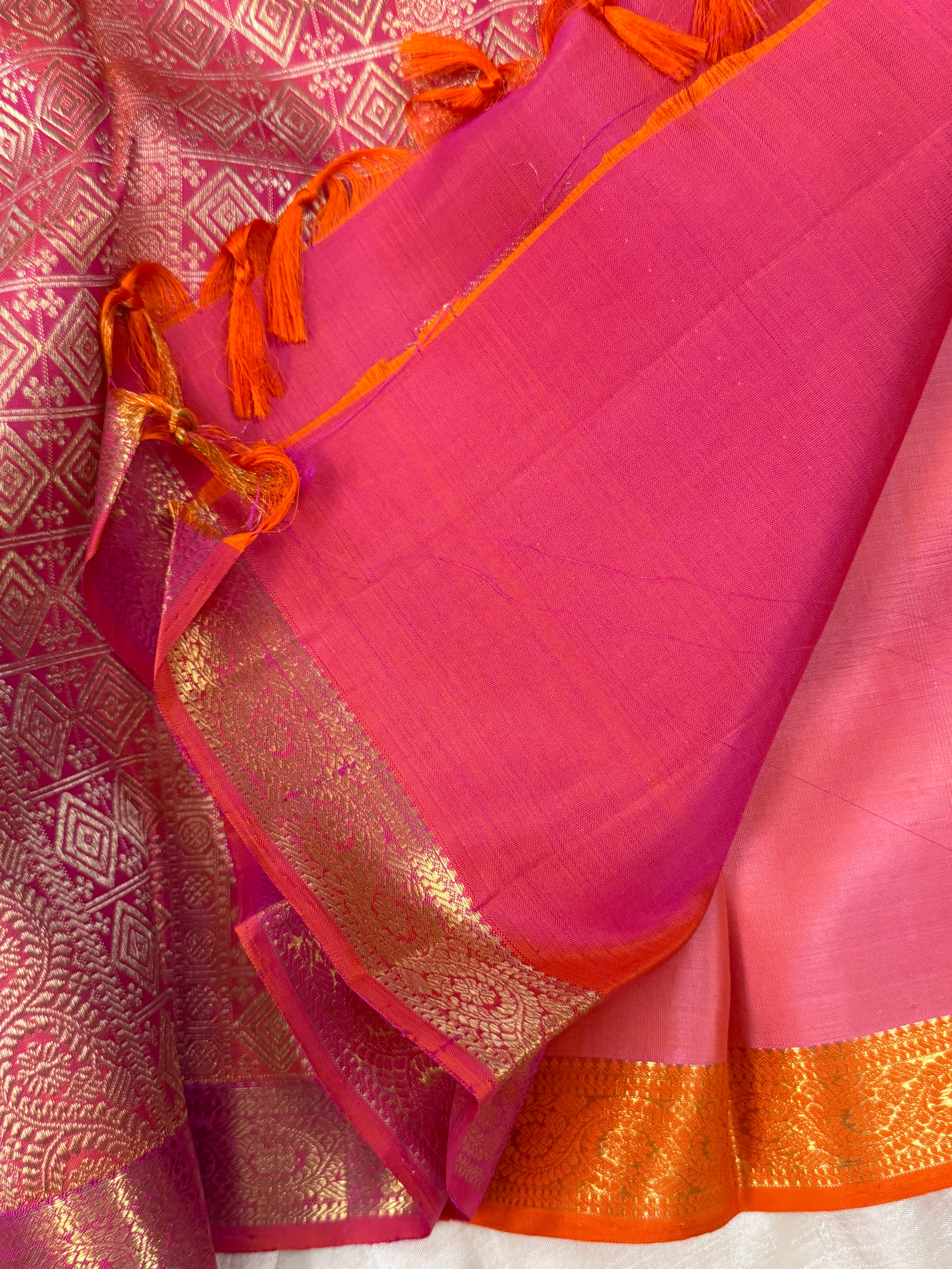 Peachish pink killi butta small border/ Kanjipuram silk