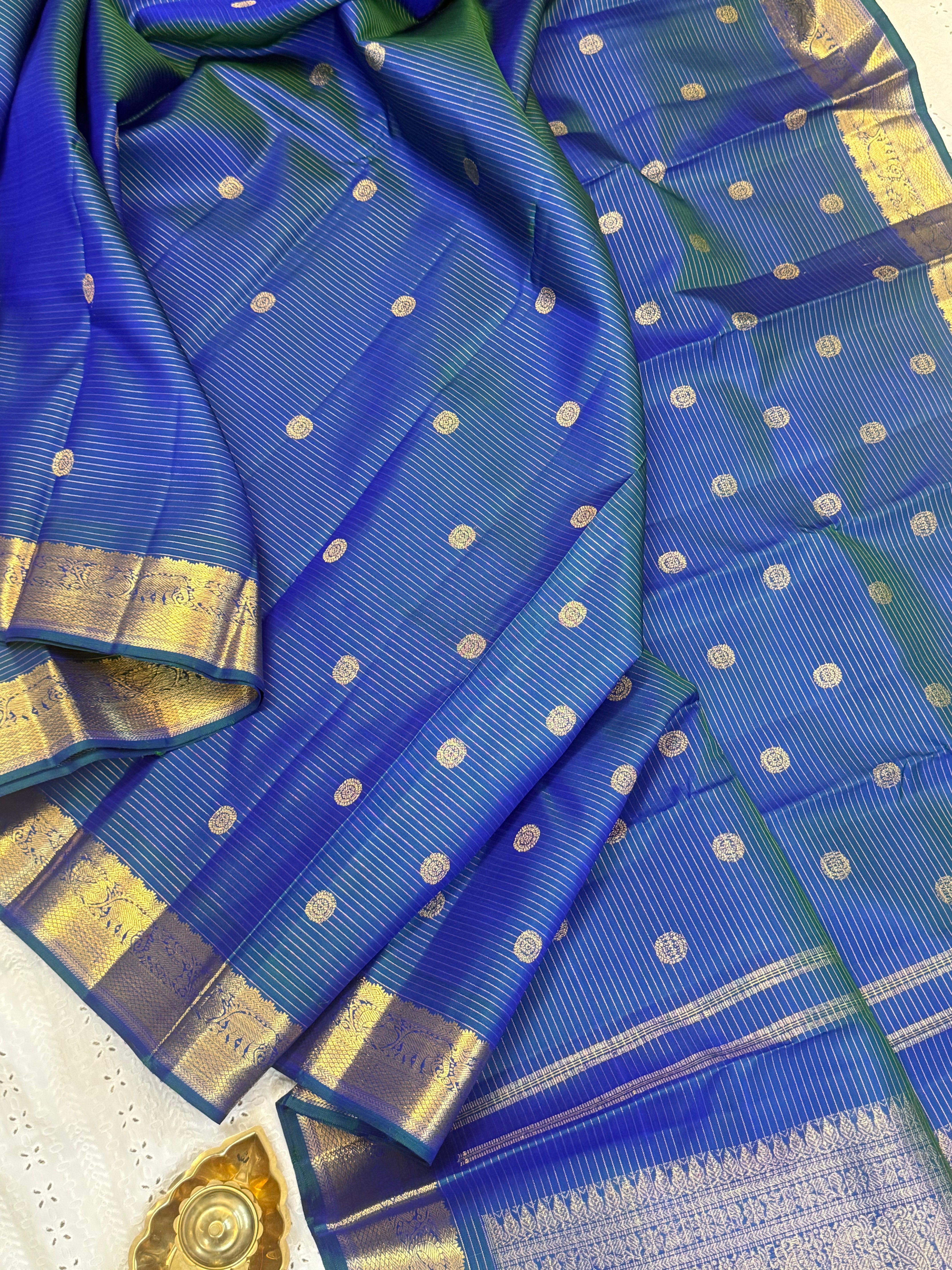 Mayilkazhuthu thanthi Kambi body chakram Butta / kanjipuram silk saree CLSA10350
