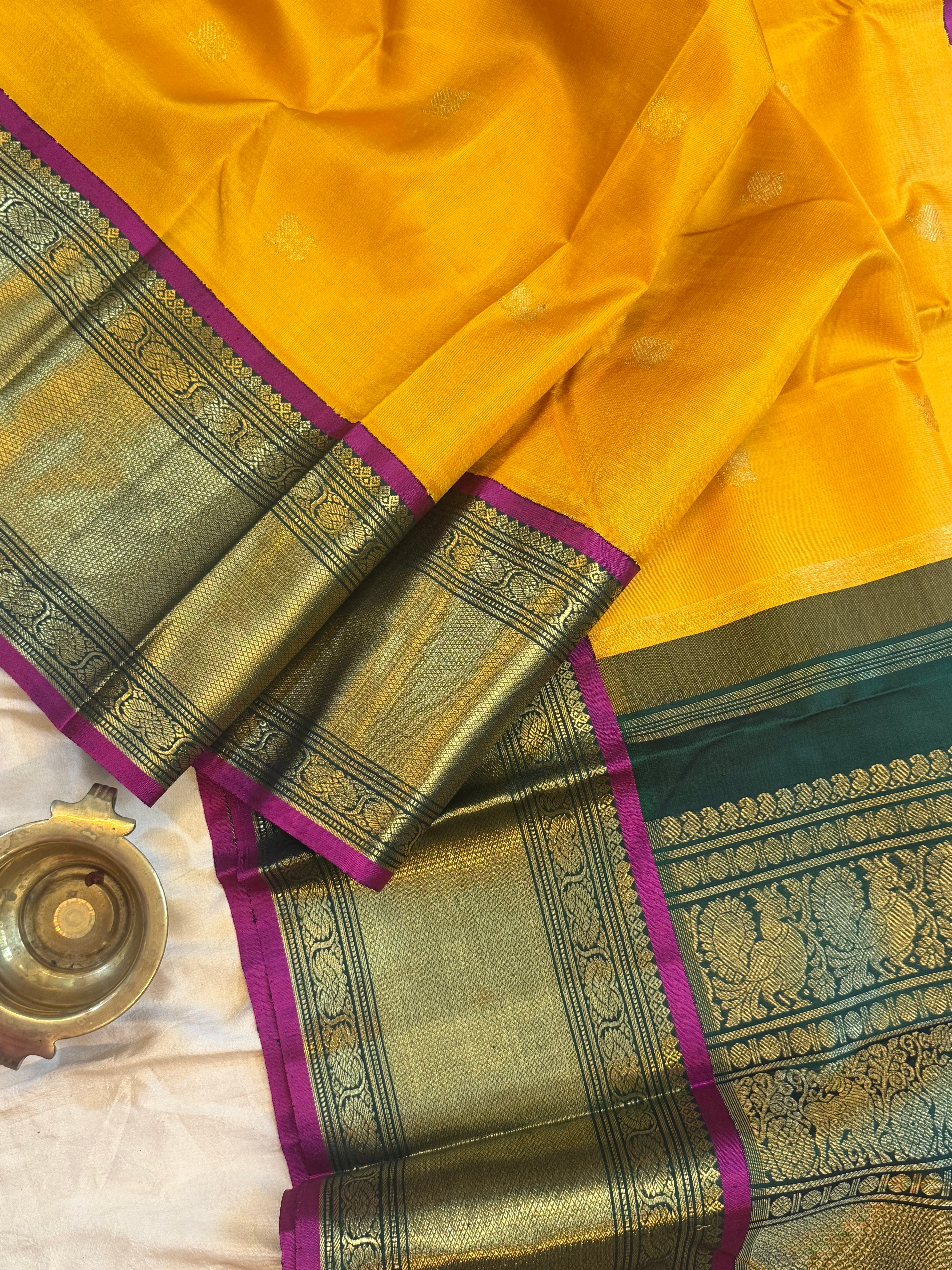Exclusive yellow Kai korvai/ kanjipuram silk