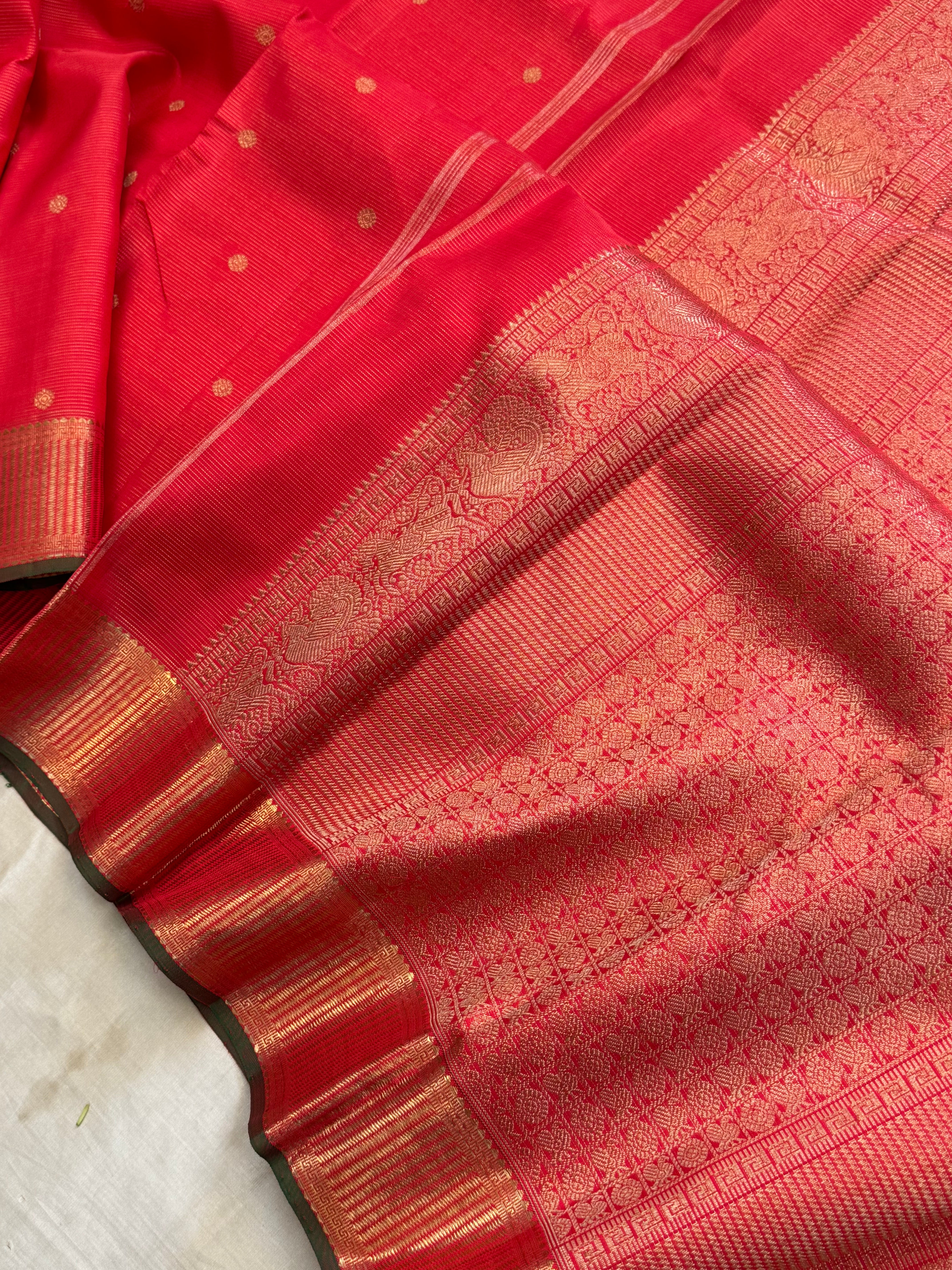 Chilli red Vairaoosi chakram Butta / kanjipuram silk
