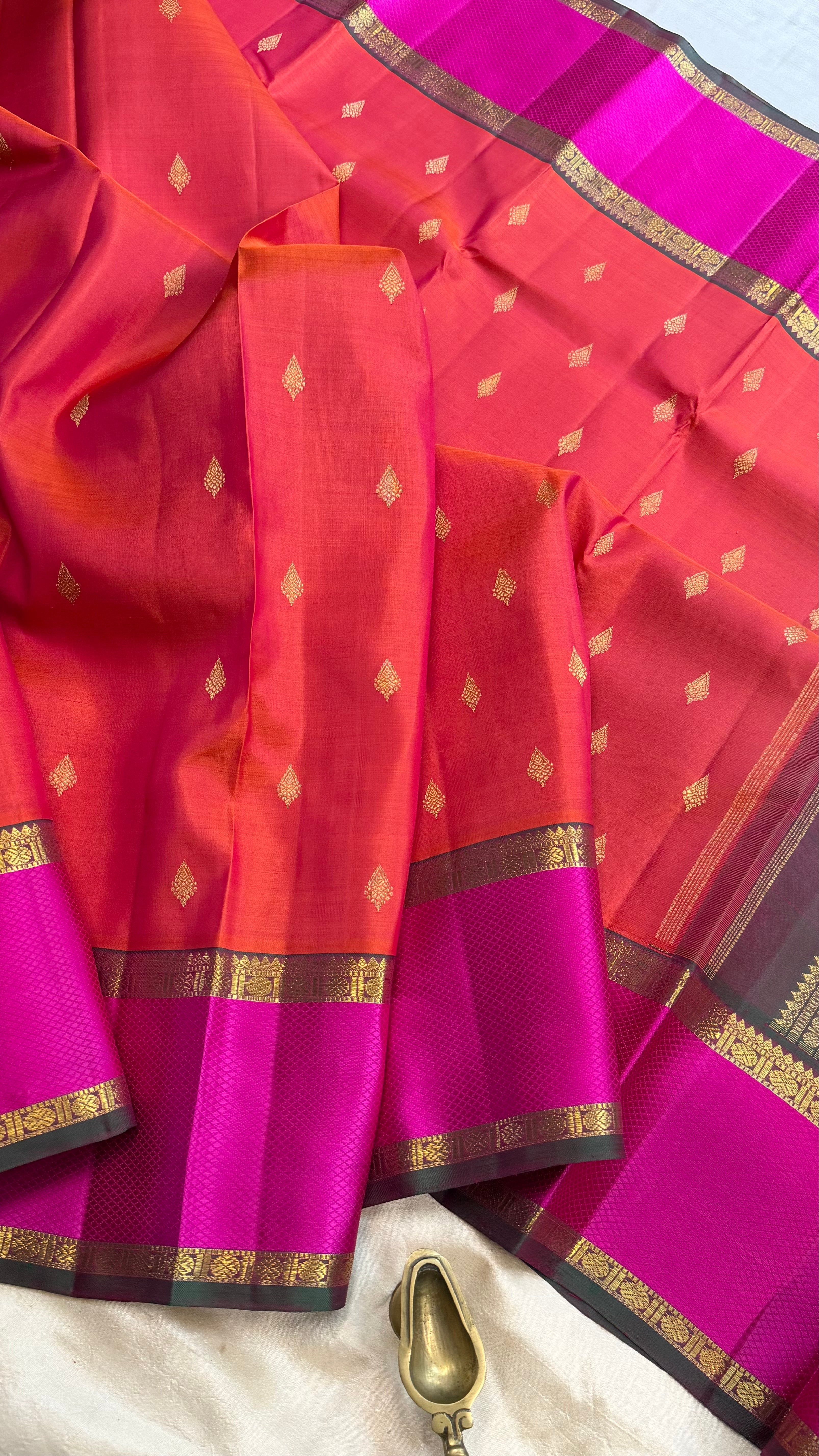Rust color Thilagam Butta / Kanjipuram silk