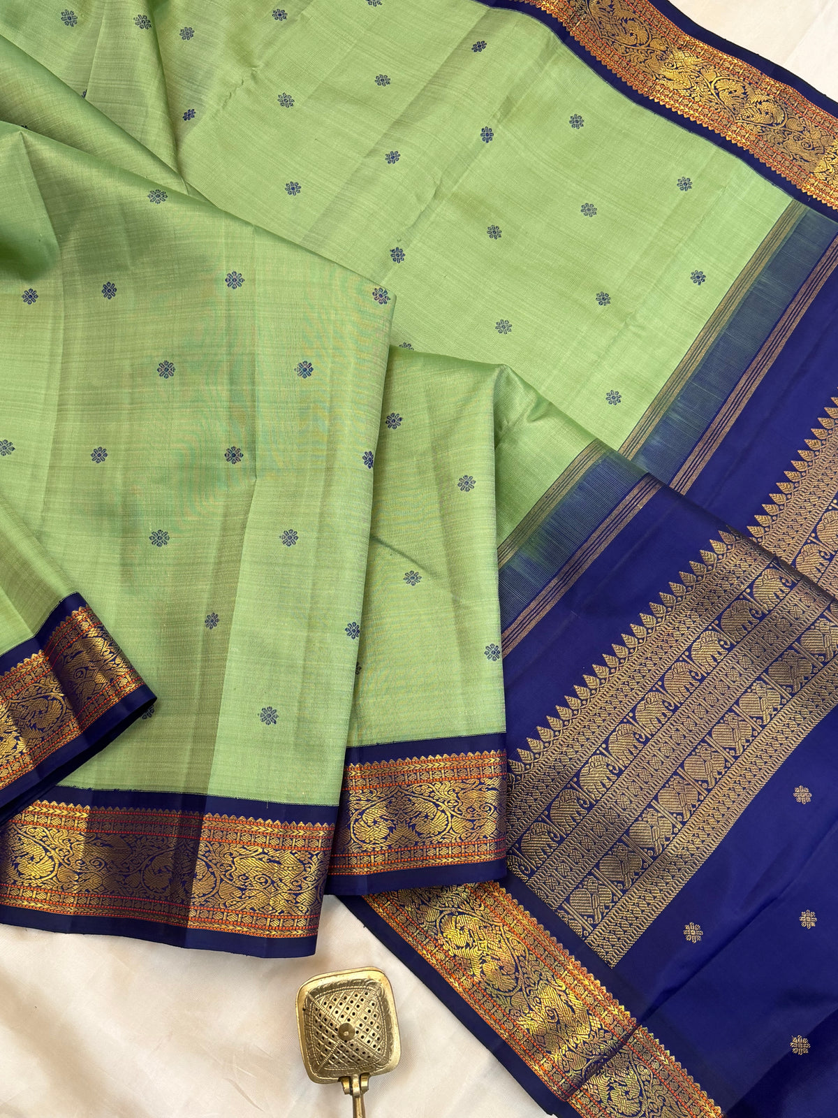 Elakai green Kai Korvai / pure Zari Kanjipuram silk