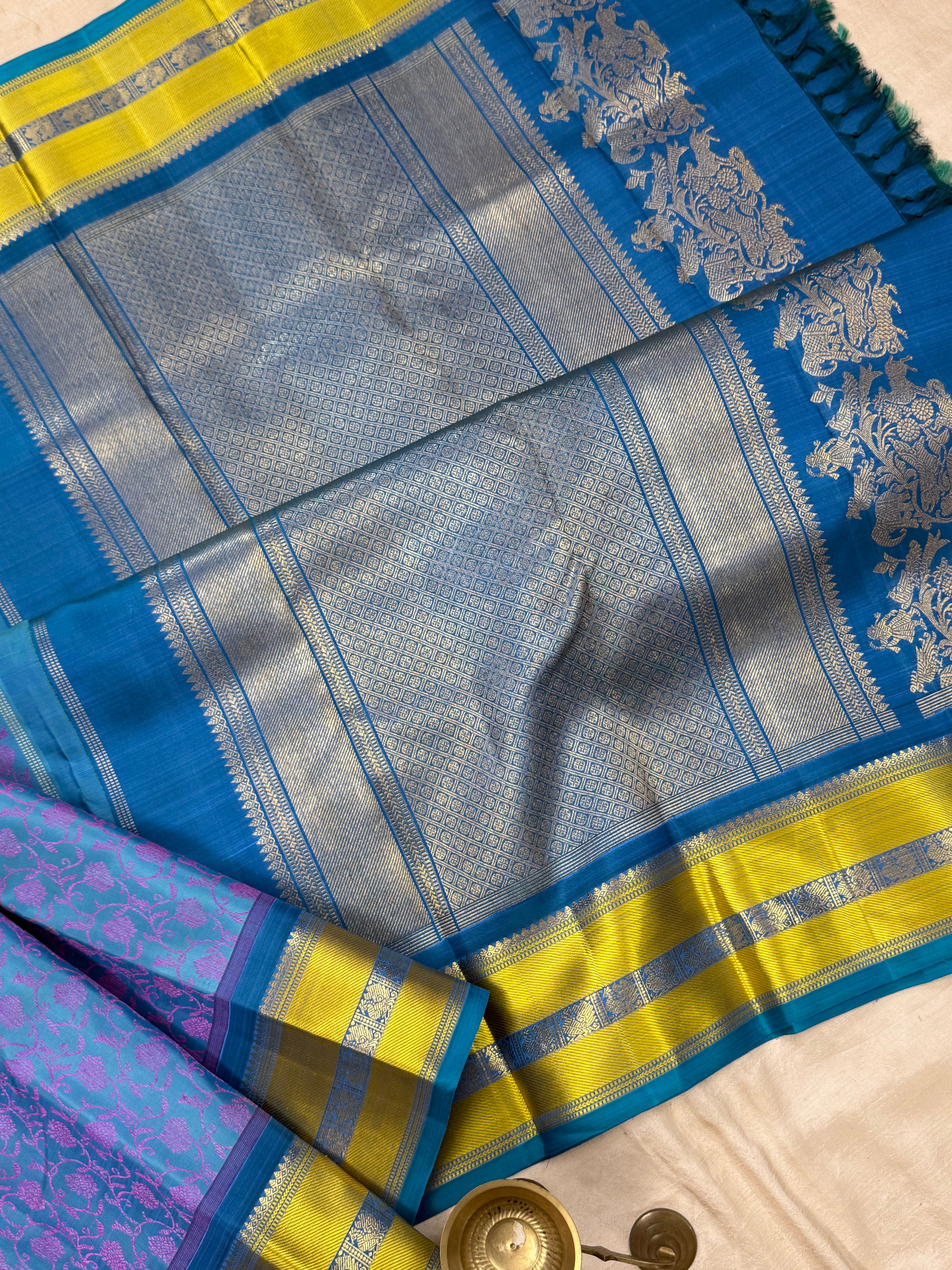 Master weaver - Blue jacquard kodi weaving / Kanjipuram silk