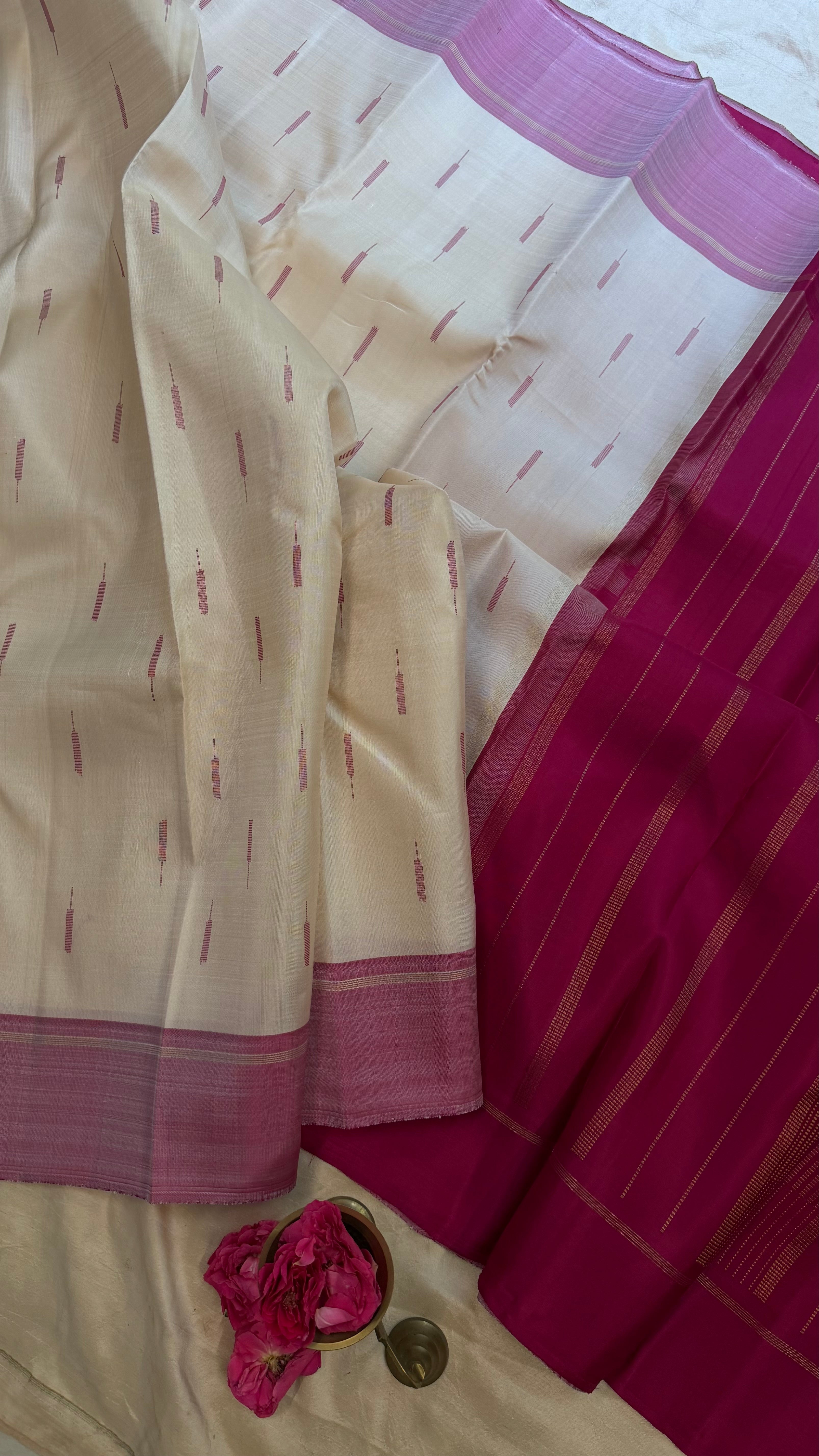 Venpattu series malli Butta / Kanjipuram silk.