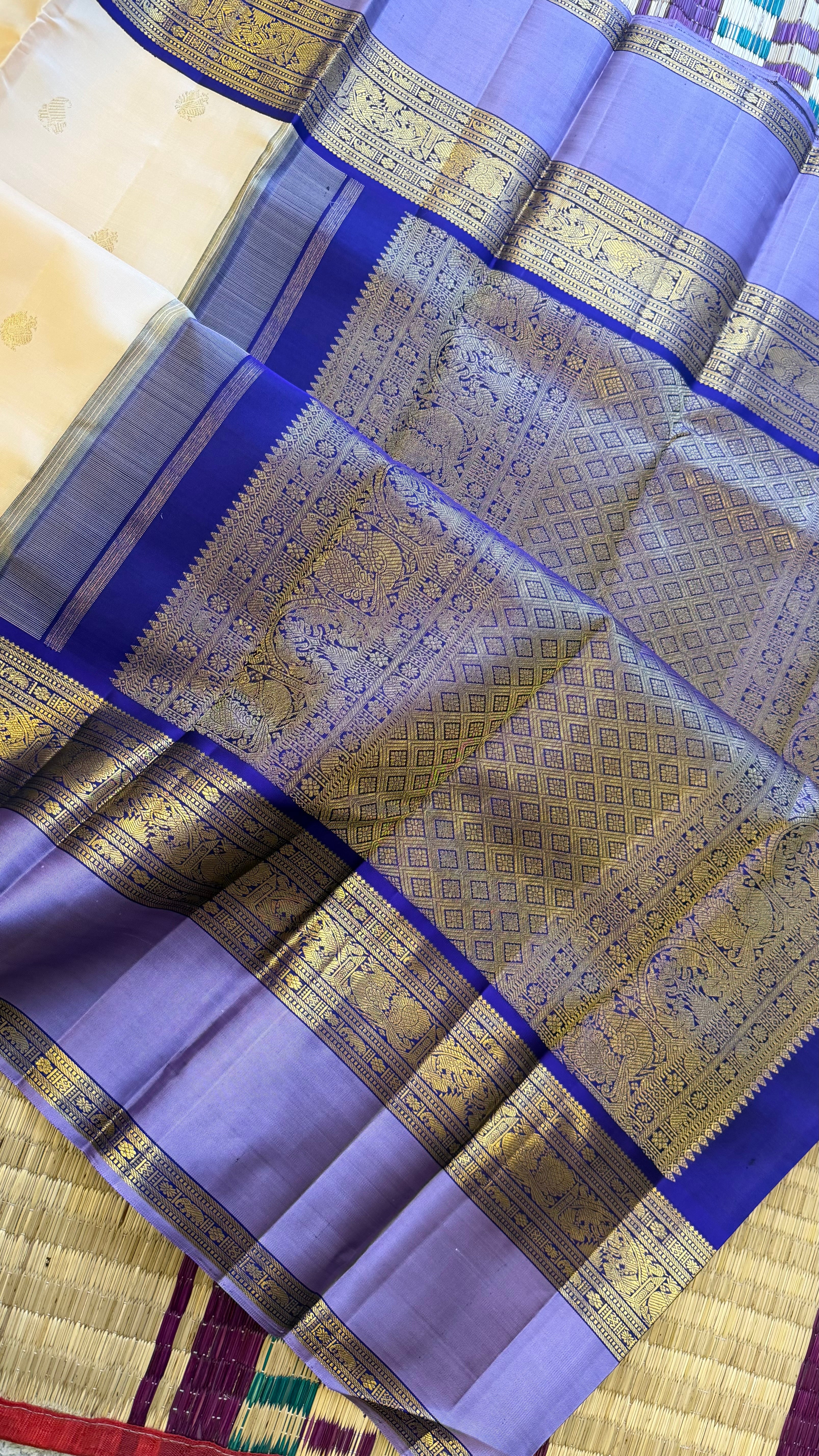 Off white Vintage Kai Korvai / Kanjipuram silk