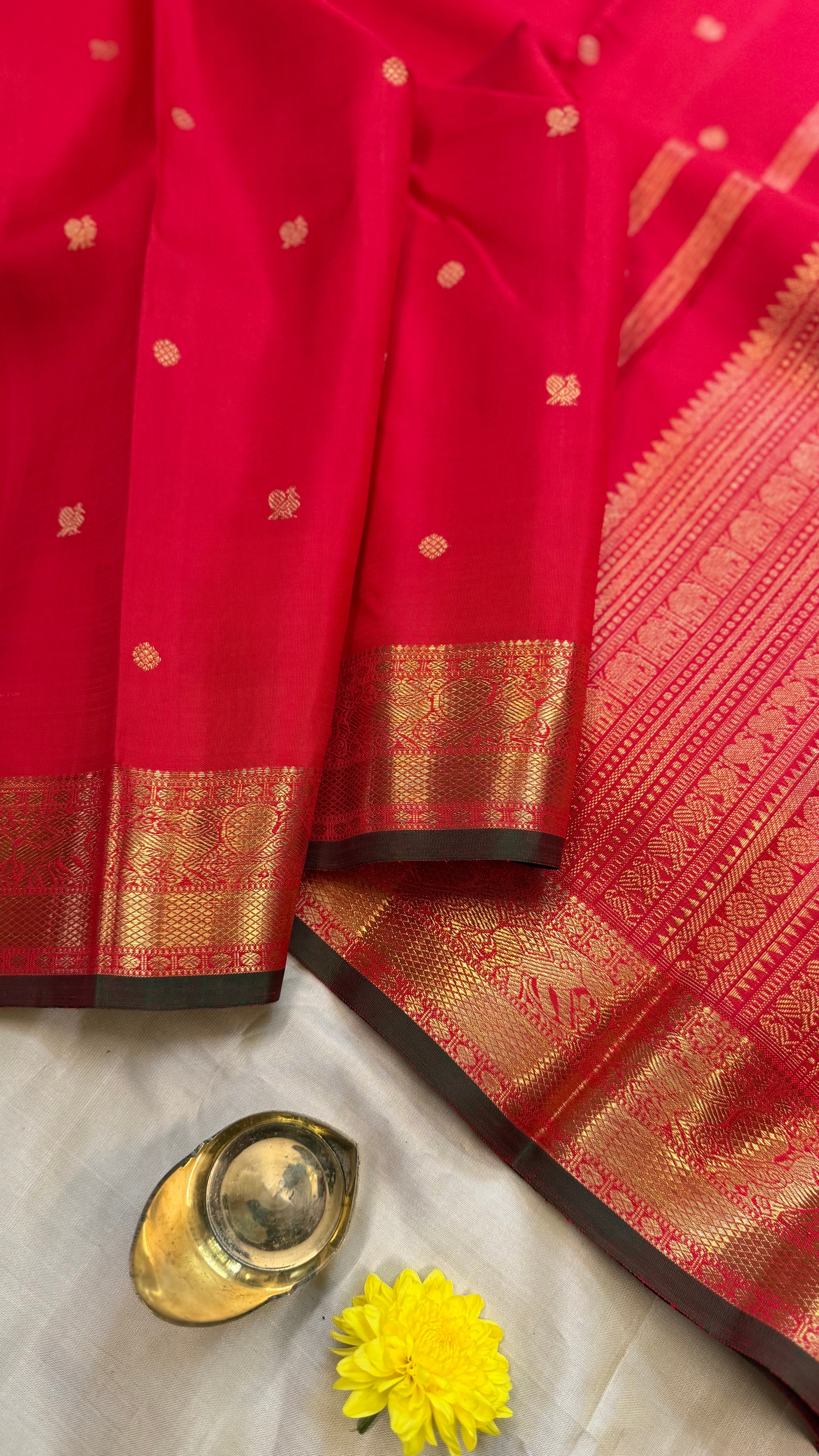 Red getti border/ Kanjipuram Silk
