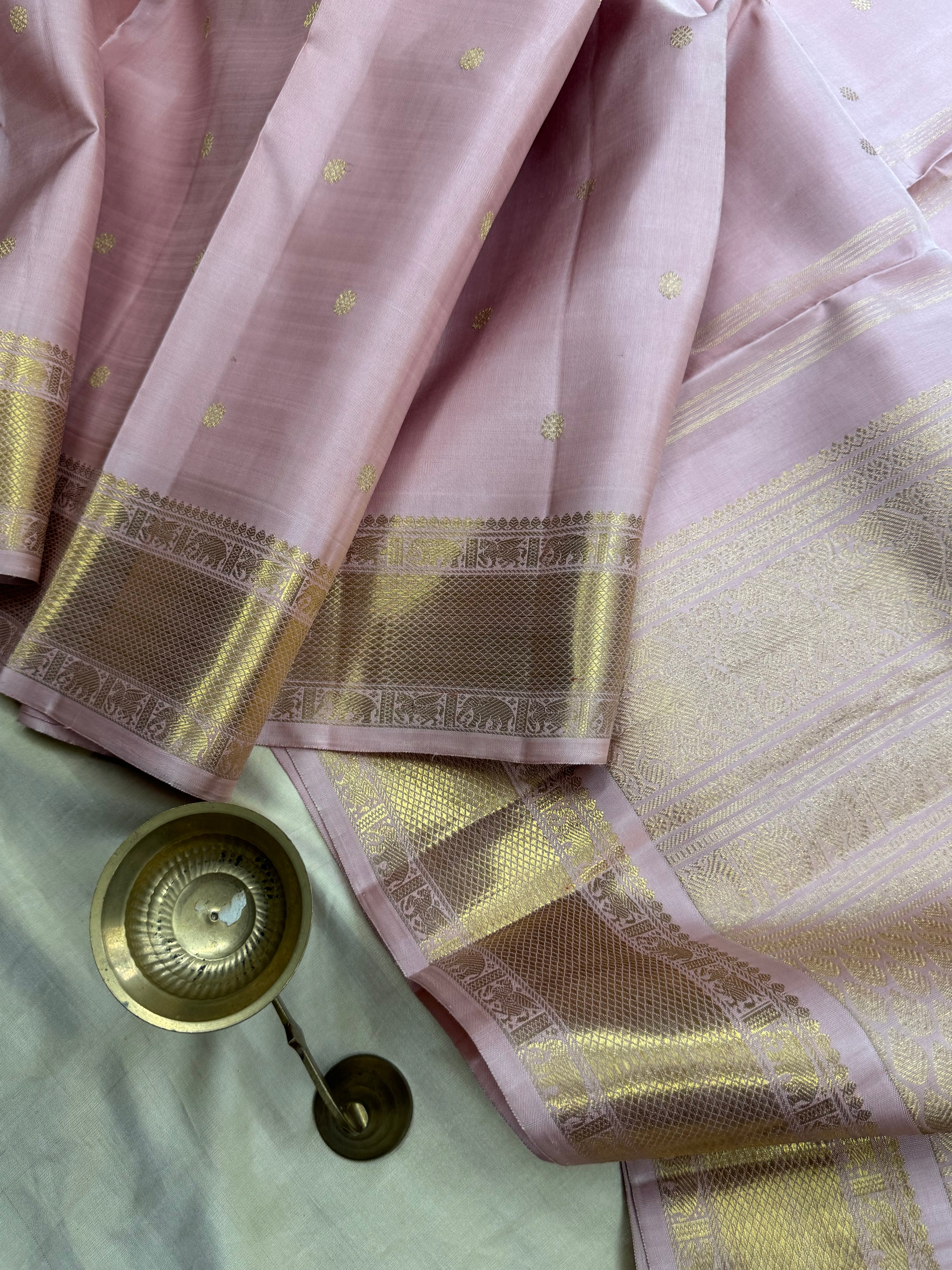 Baby pink Butta / kanjipuram silk