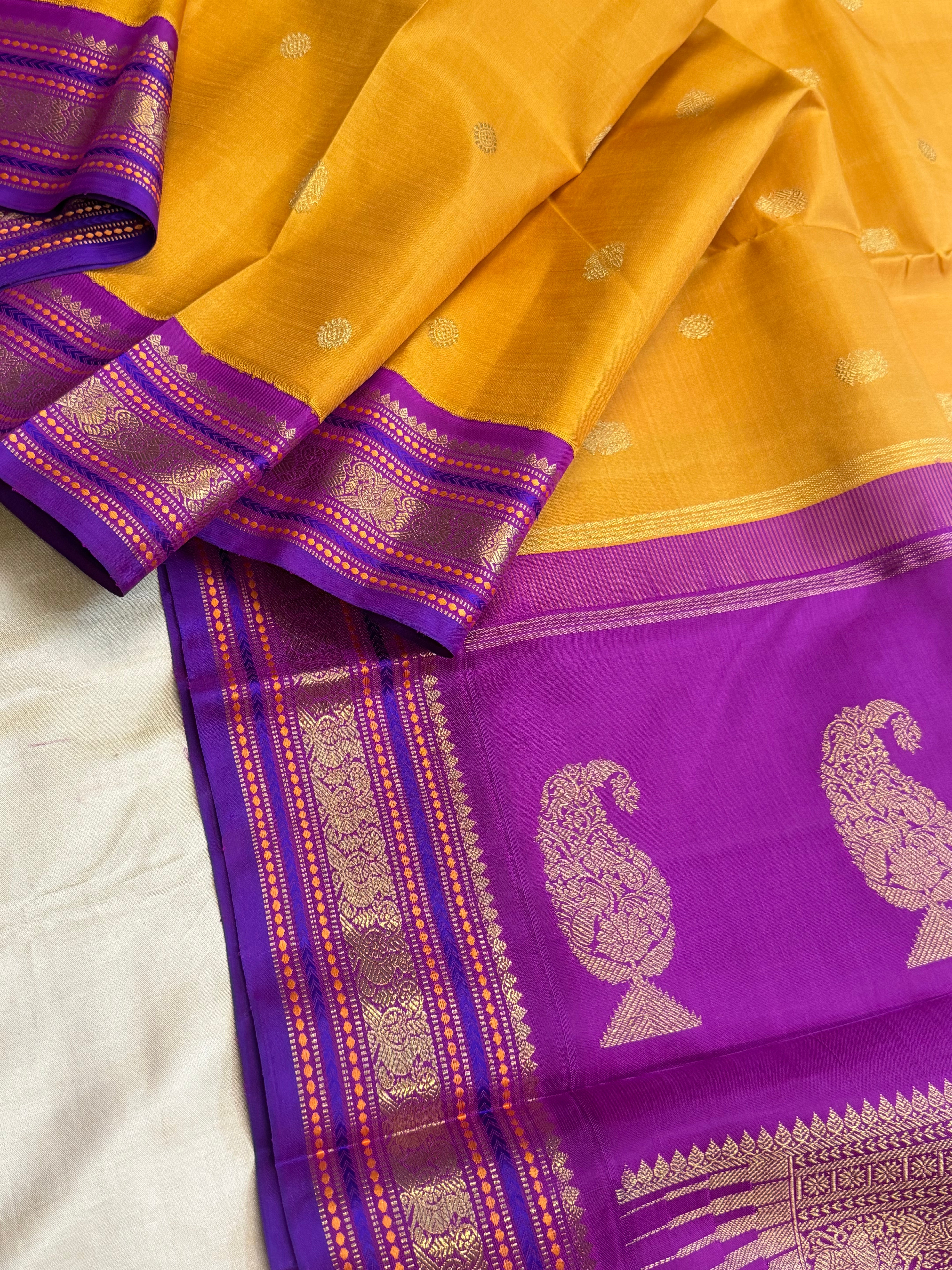 Vendaya manjal korvai / kanjipuram silk