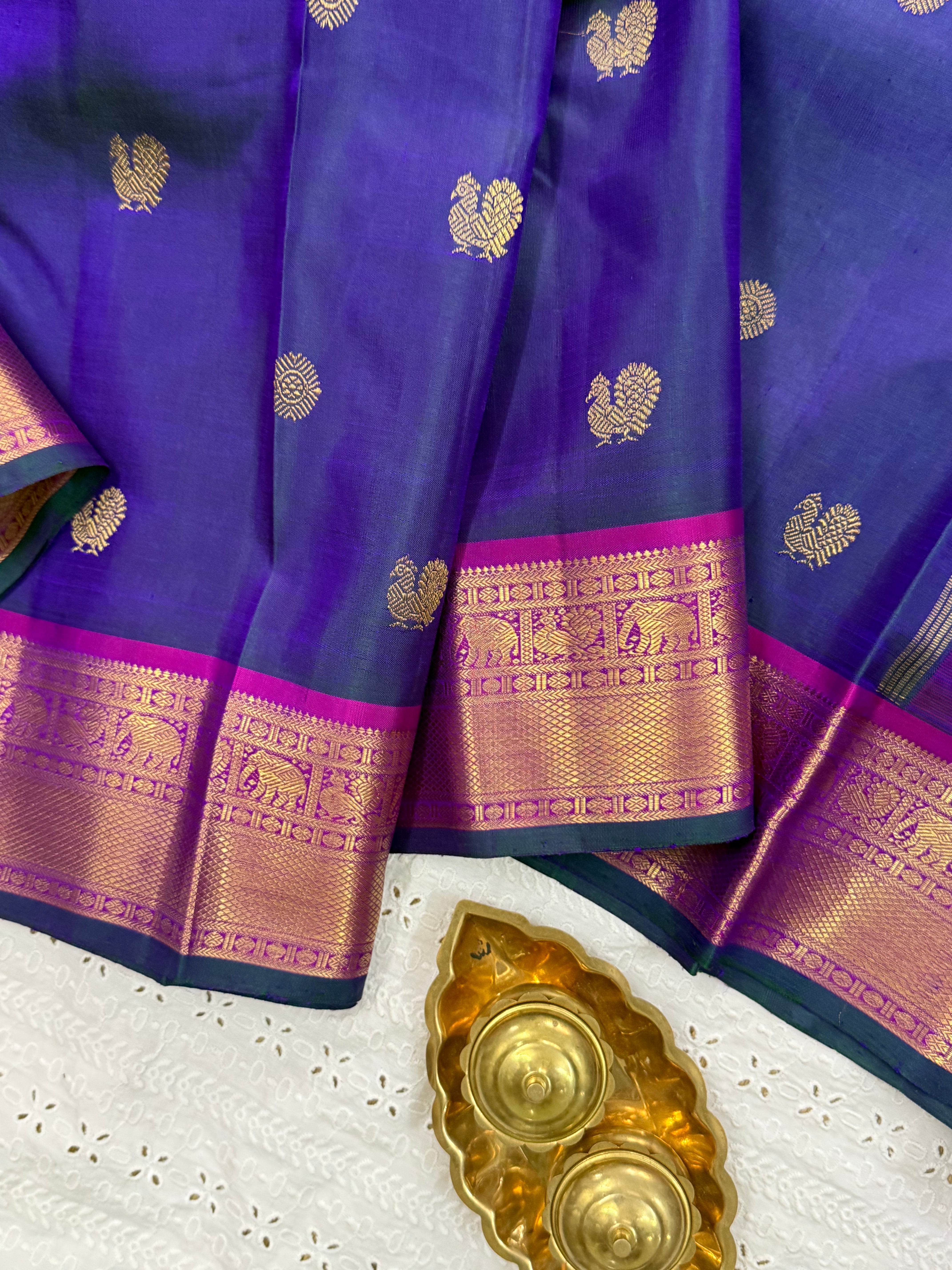 MAYILKAZHUTHU SEMI CONTRAST GETTI BORDER /KANJIPURAM SILK SAREE