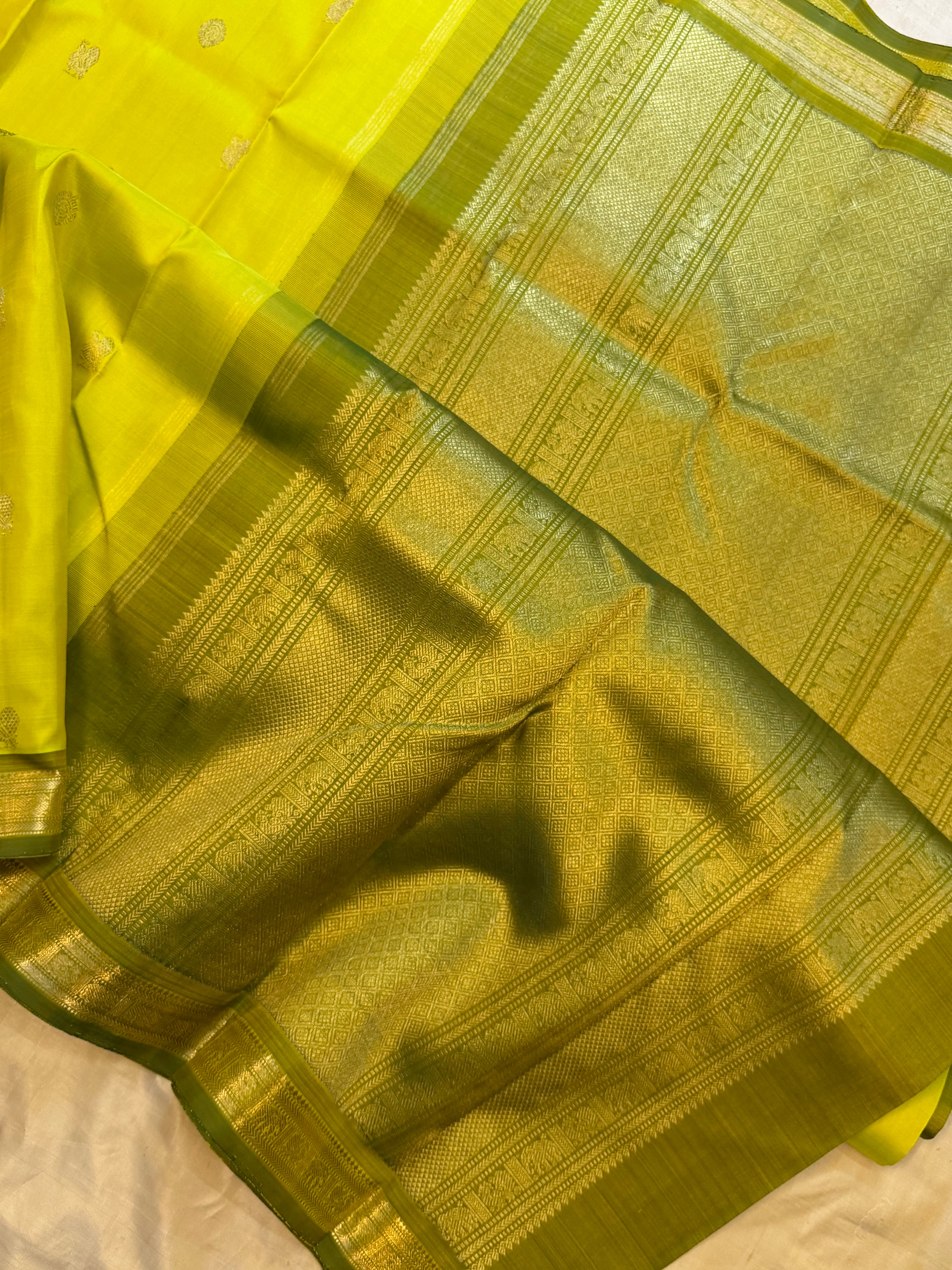 Permam : Lime green small border / Kanjipuram silk CL5035