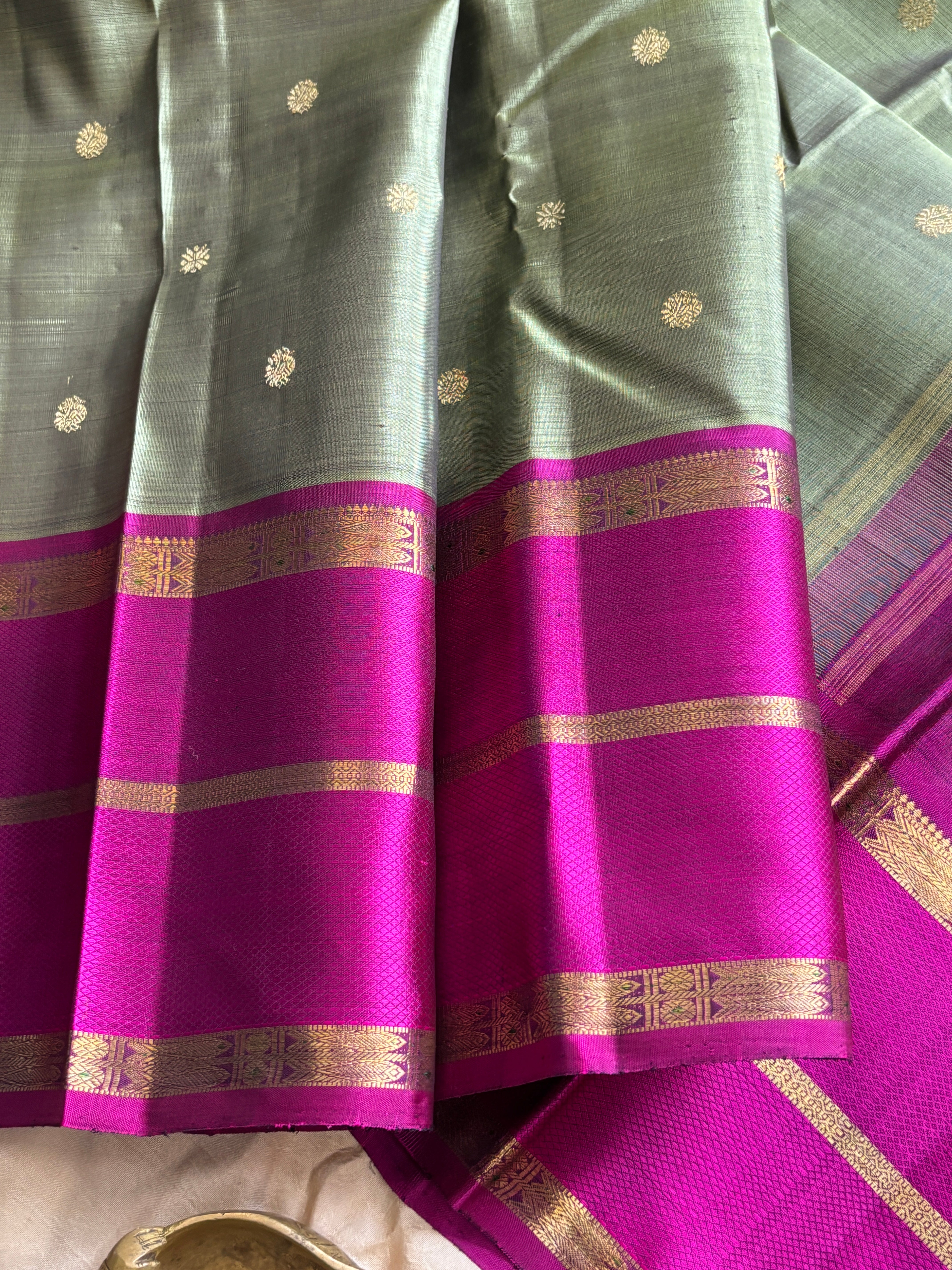 Mehendi green with pink fish pet simple kanjipuram silk