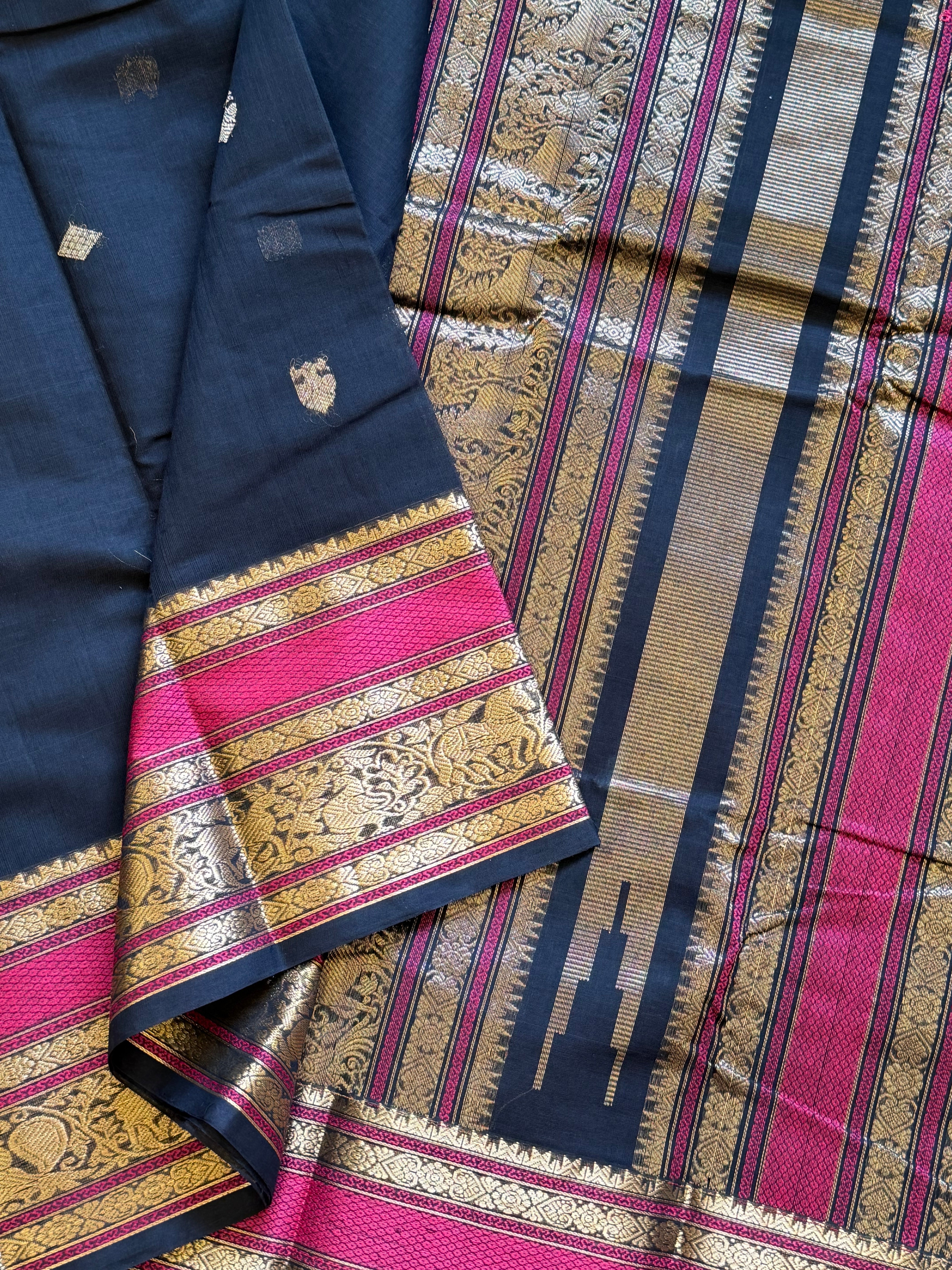 Black corner Zari Butta / Kanchi cotton