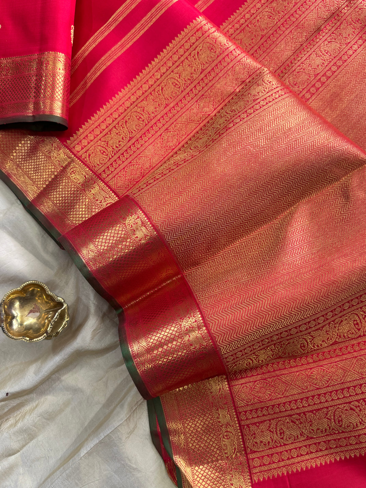 Red body with pure zari/kanjipuram silk saree clsa 12525