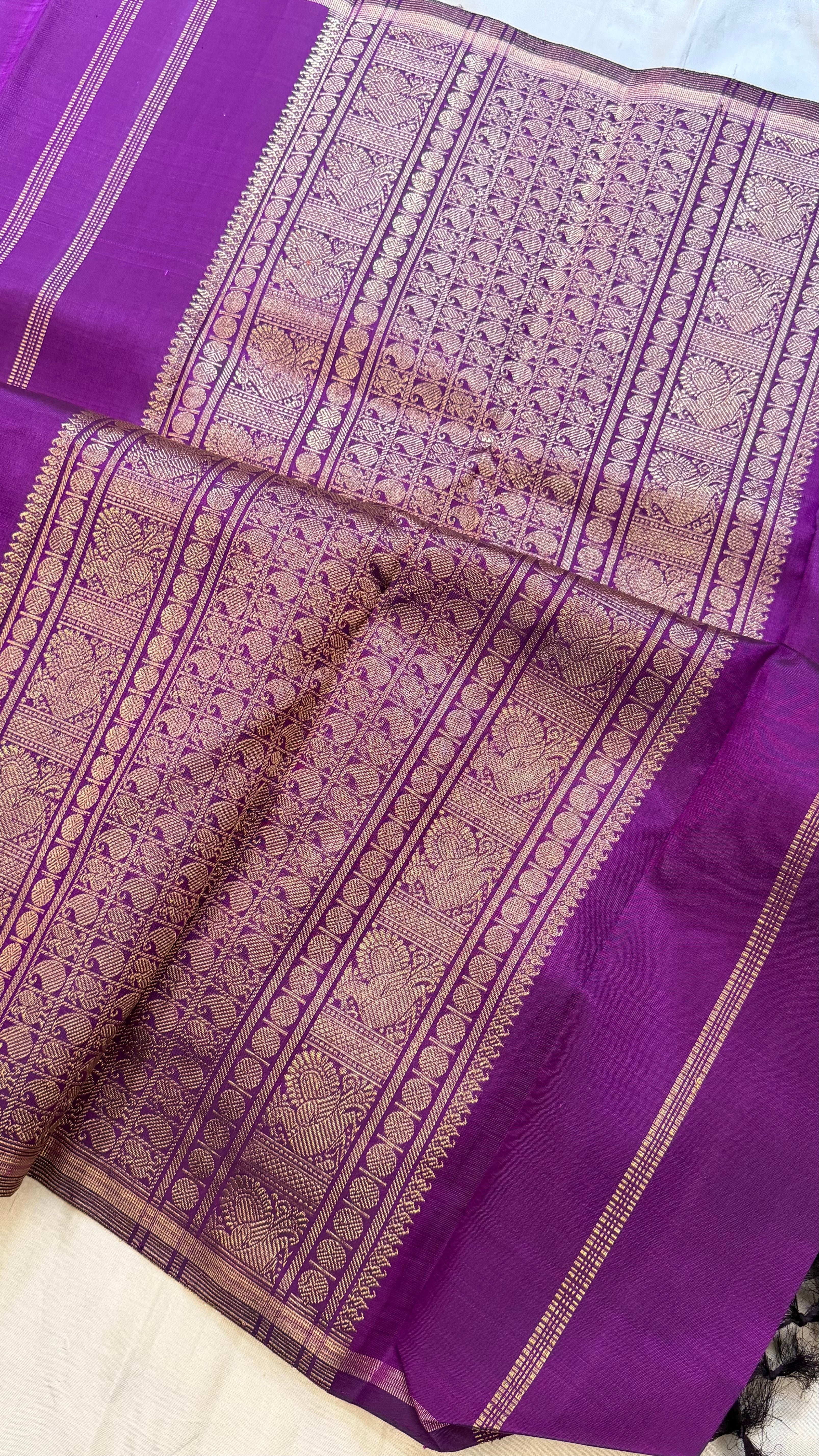 Purple shot rudraksham butta borderless/ Kanjipuram silk
