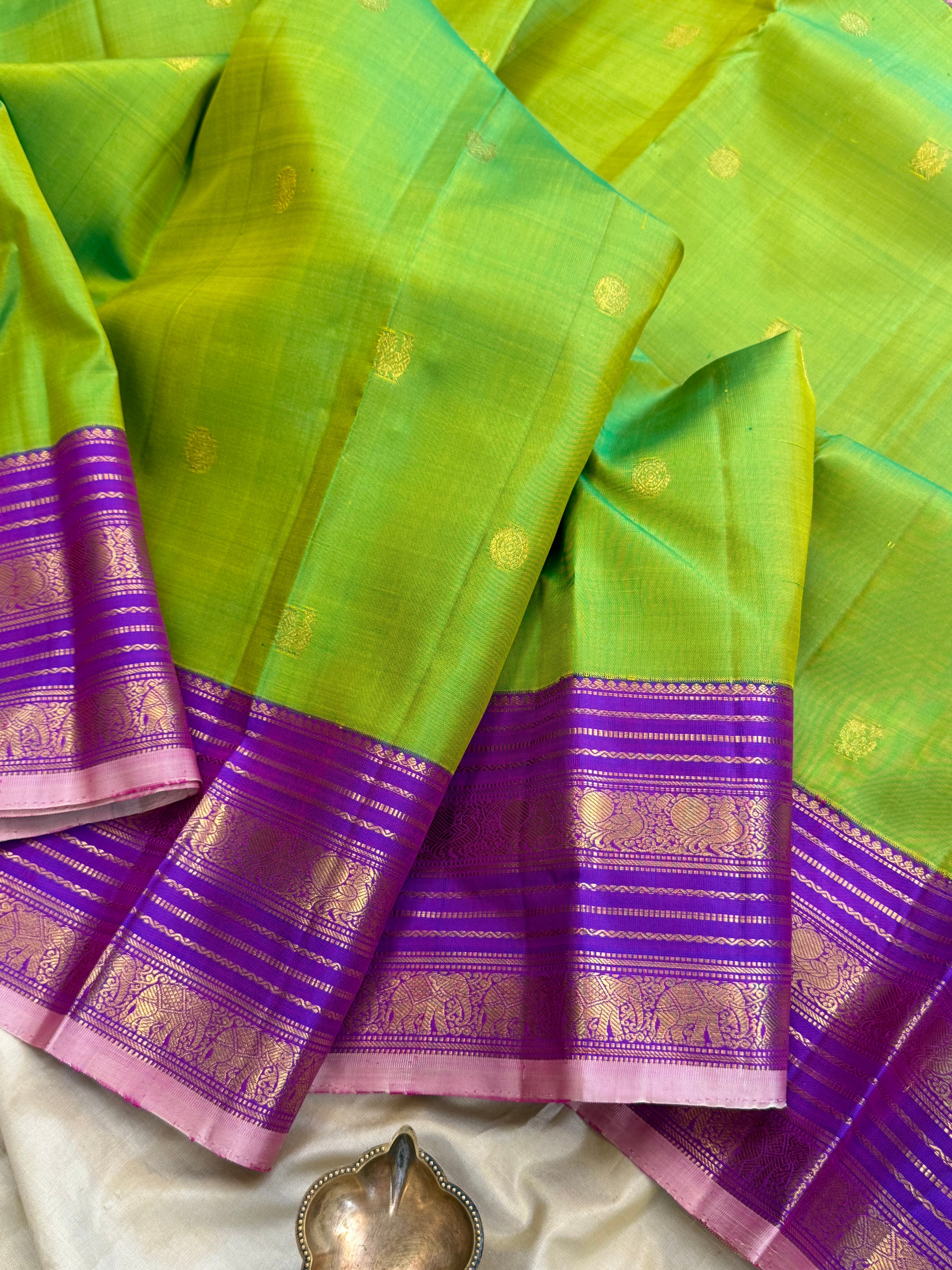 Parrot green body and Majenta border / Arani Silk Saree CLSA10530