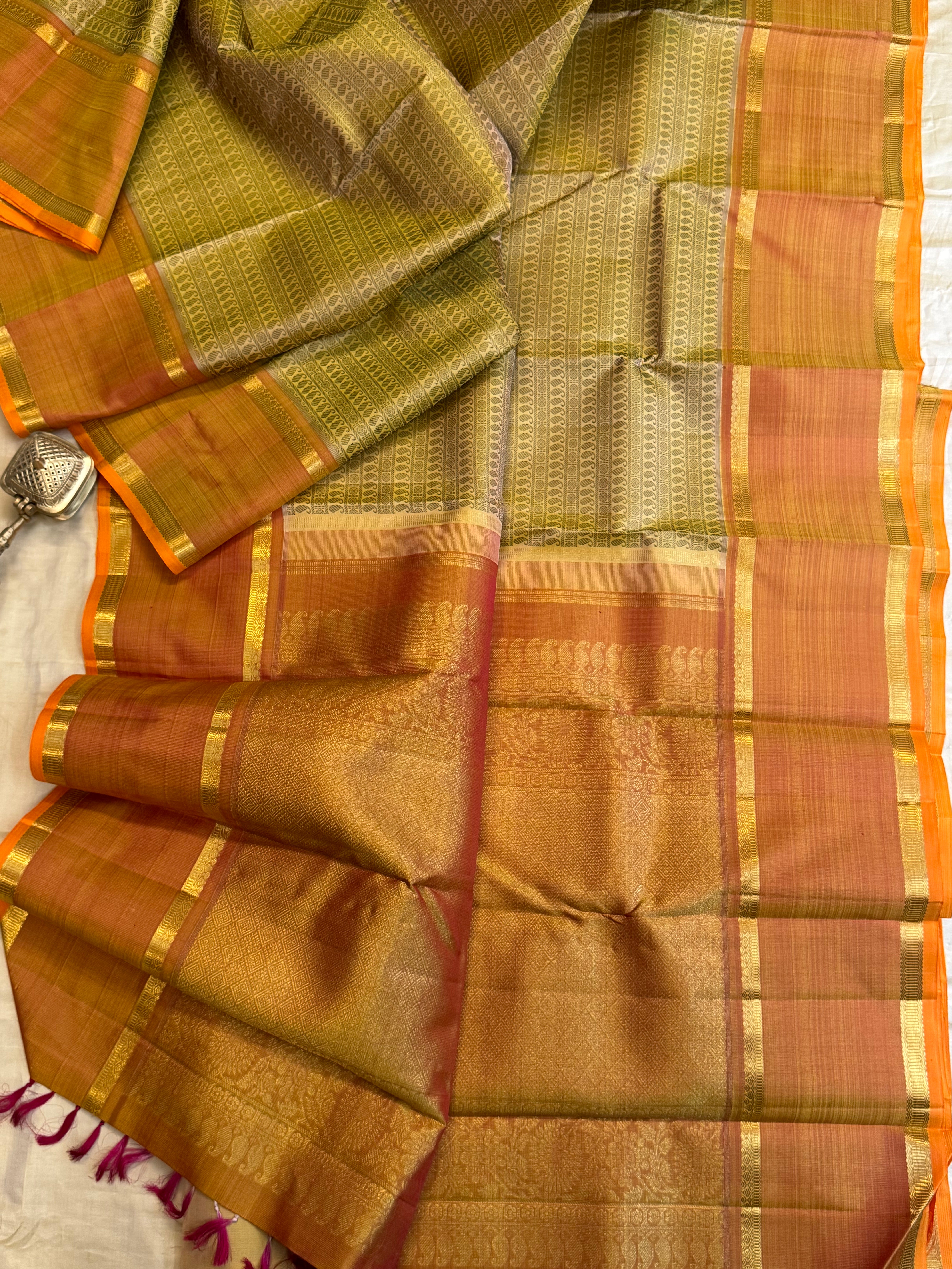 Creamish gold varisapet rust border / kanjipuram silk
