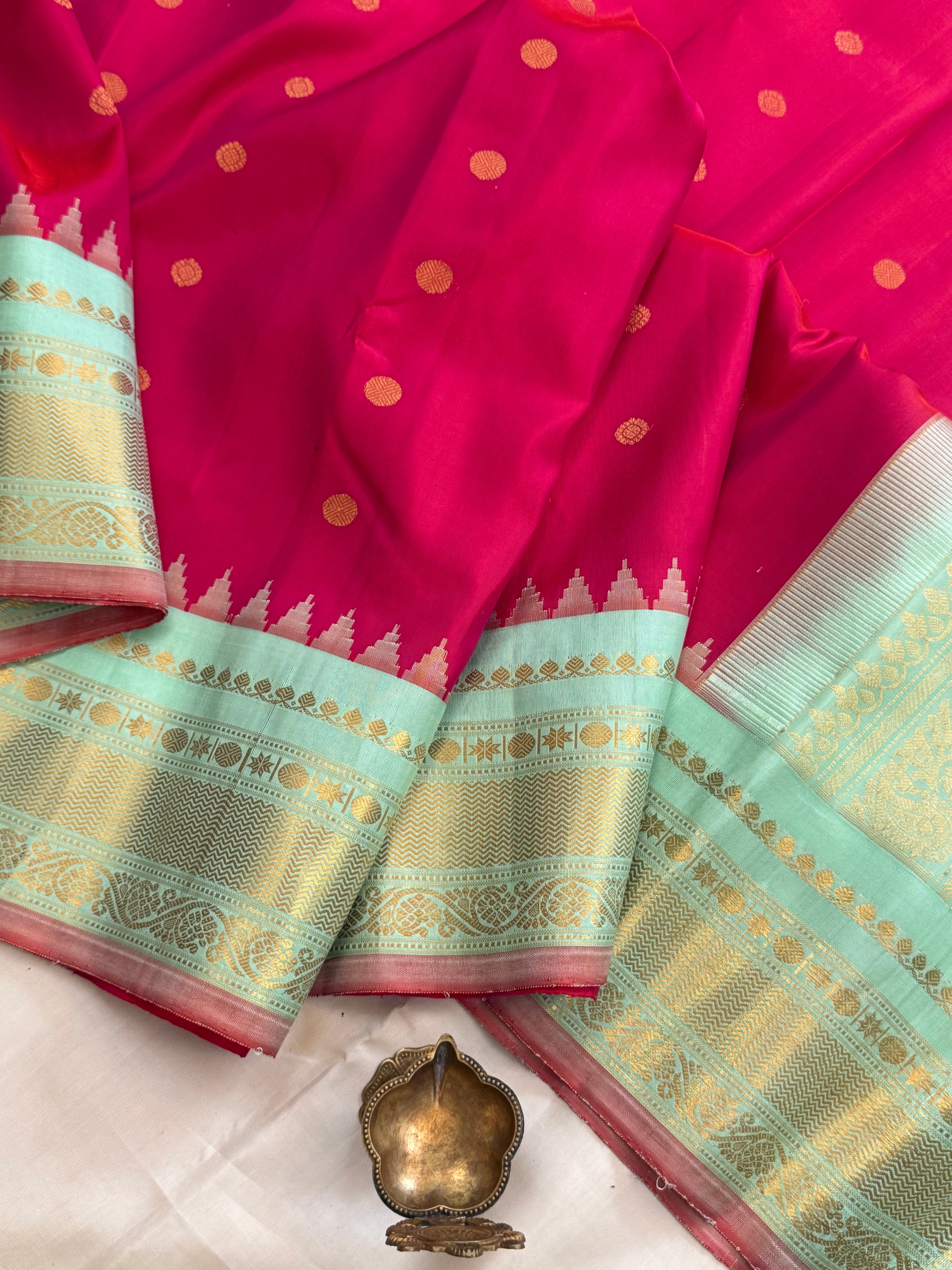 Double tone pink with pastel green border/ Gadwal silk CLSA11307