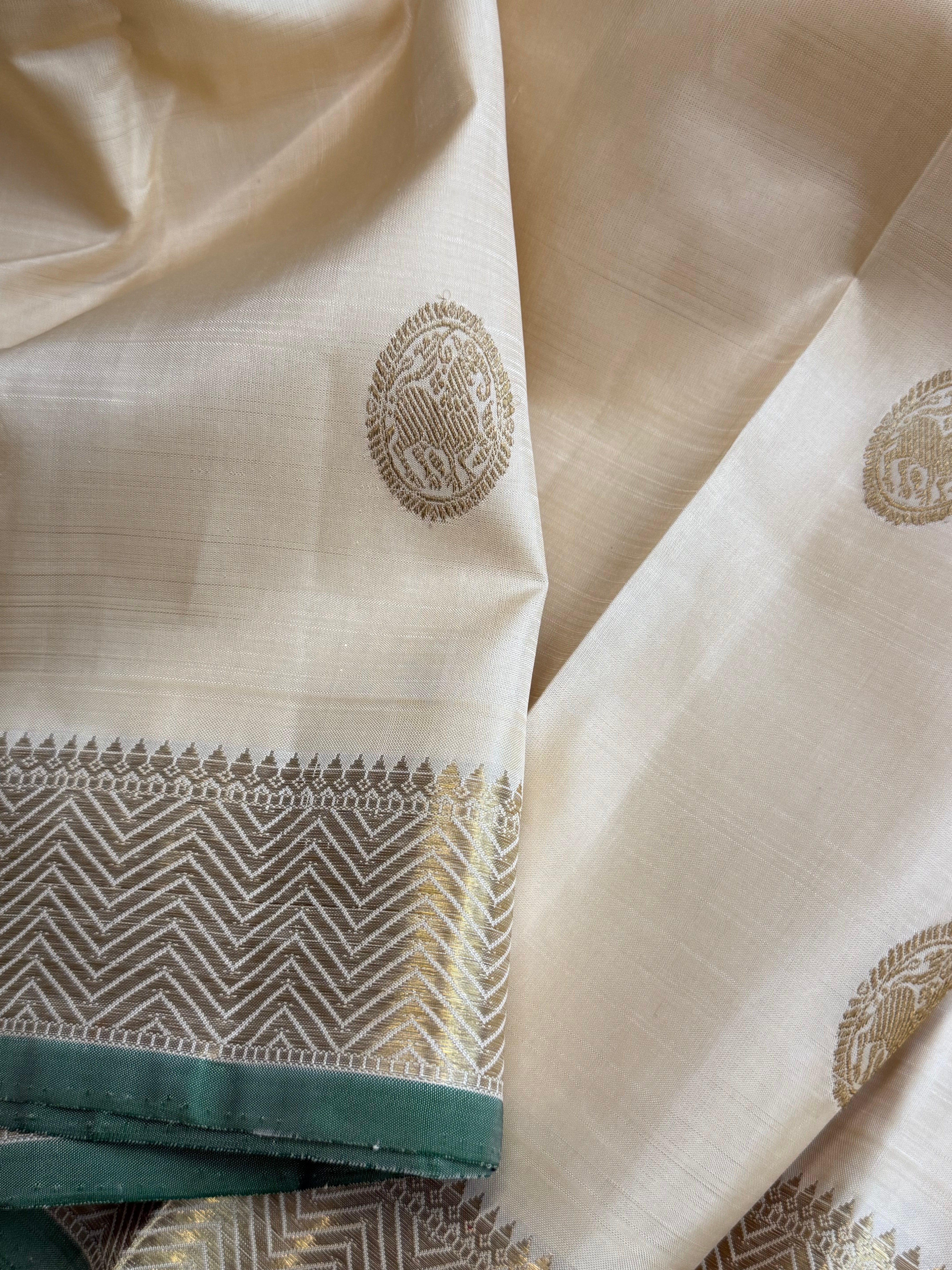 Onam edit - Offwhite yazhi round butta / Kanjipuram silk CLSA4434