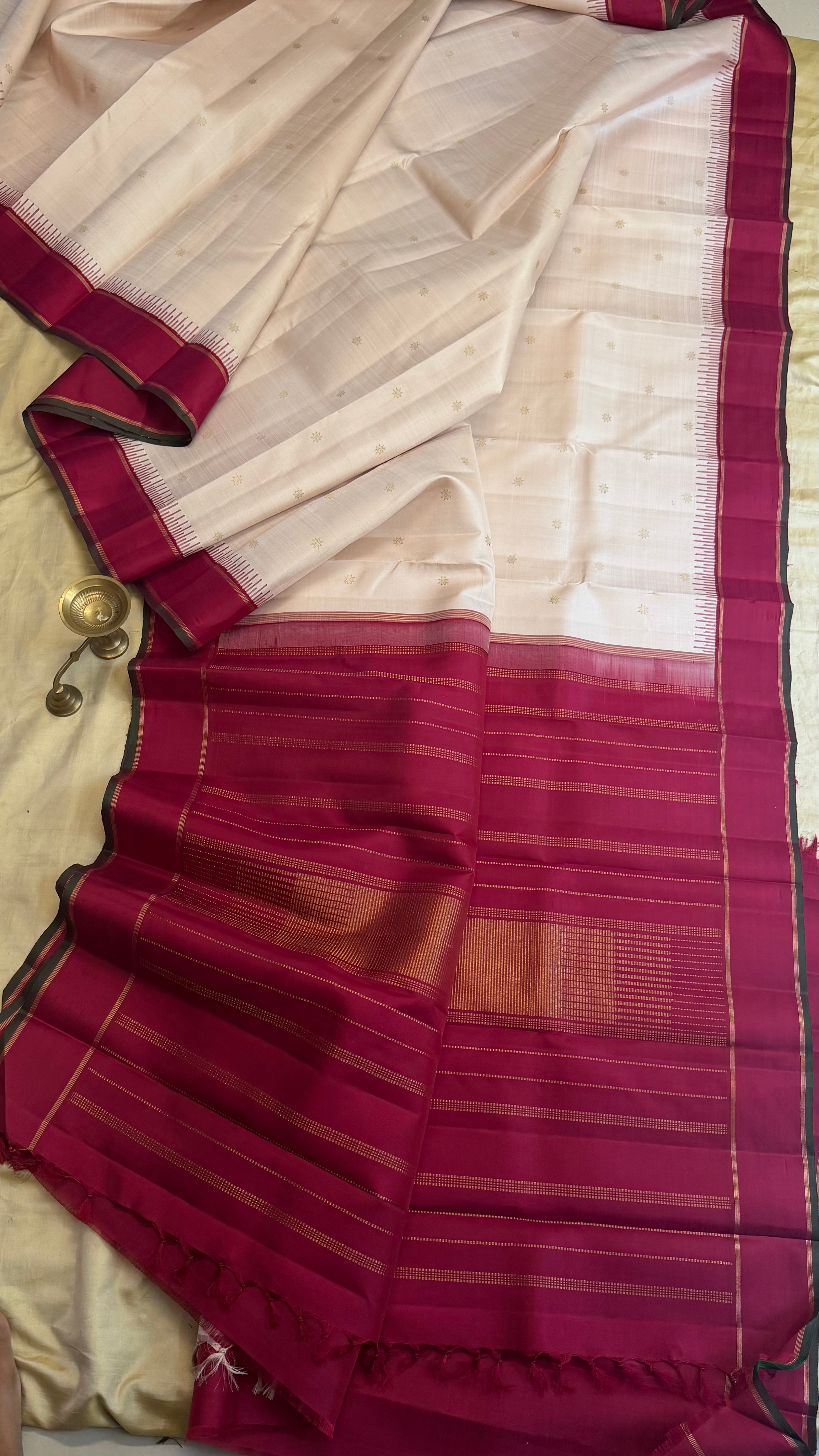 Off white seepu Korvai / Kanjipuram silk
