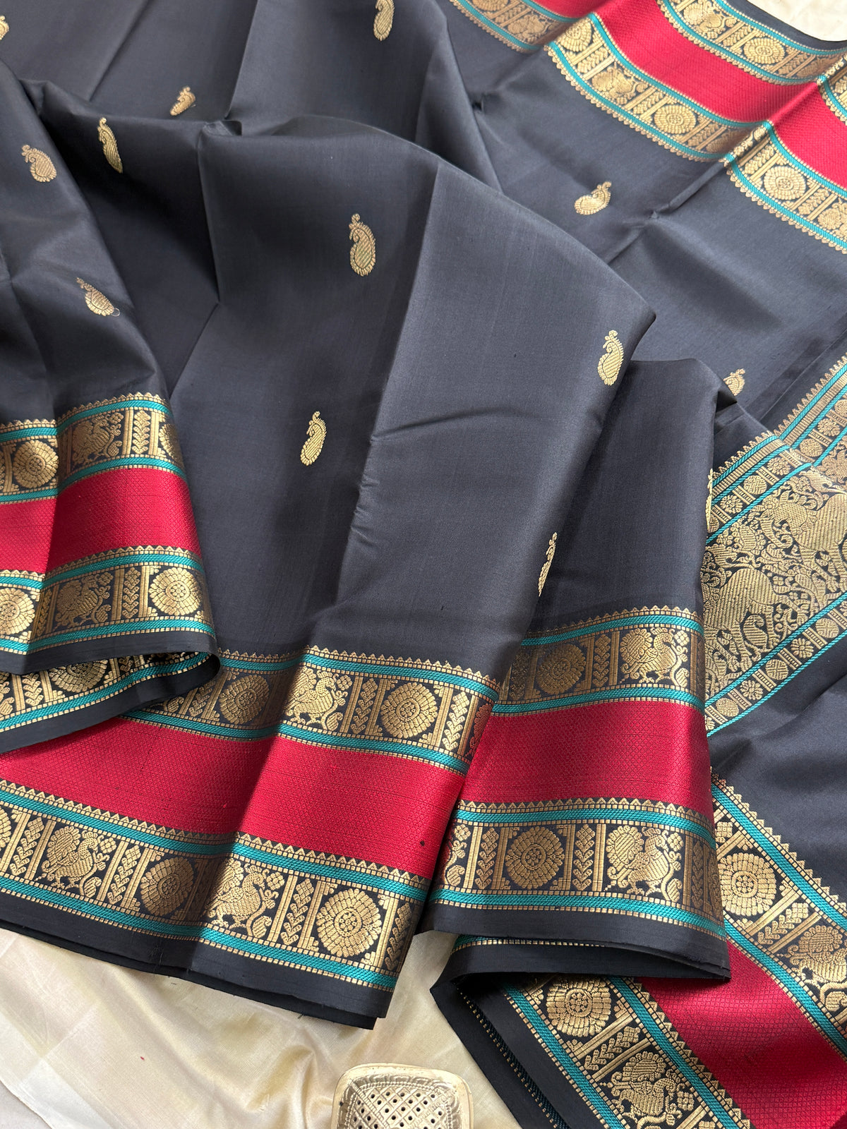 Black Rettapet Zari butta / Special Edition Silk CLSA11875