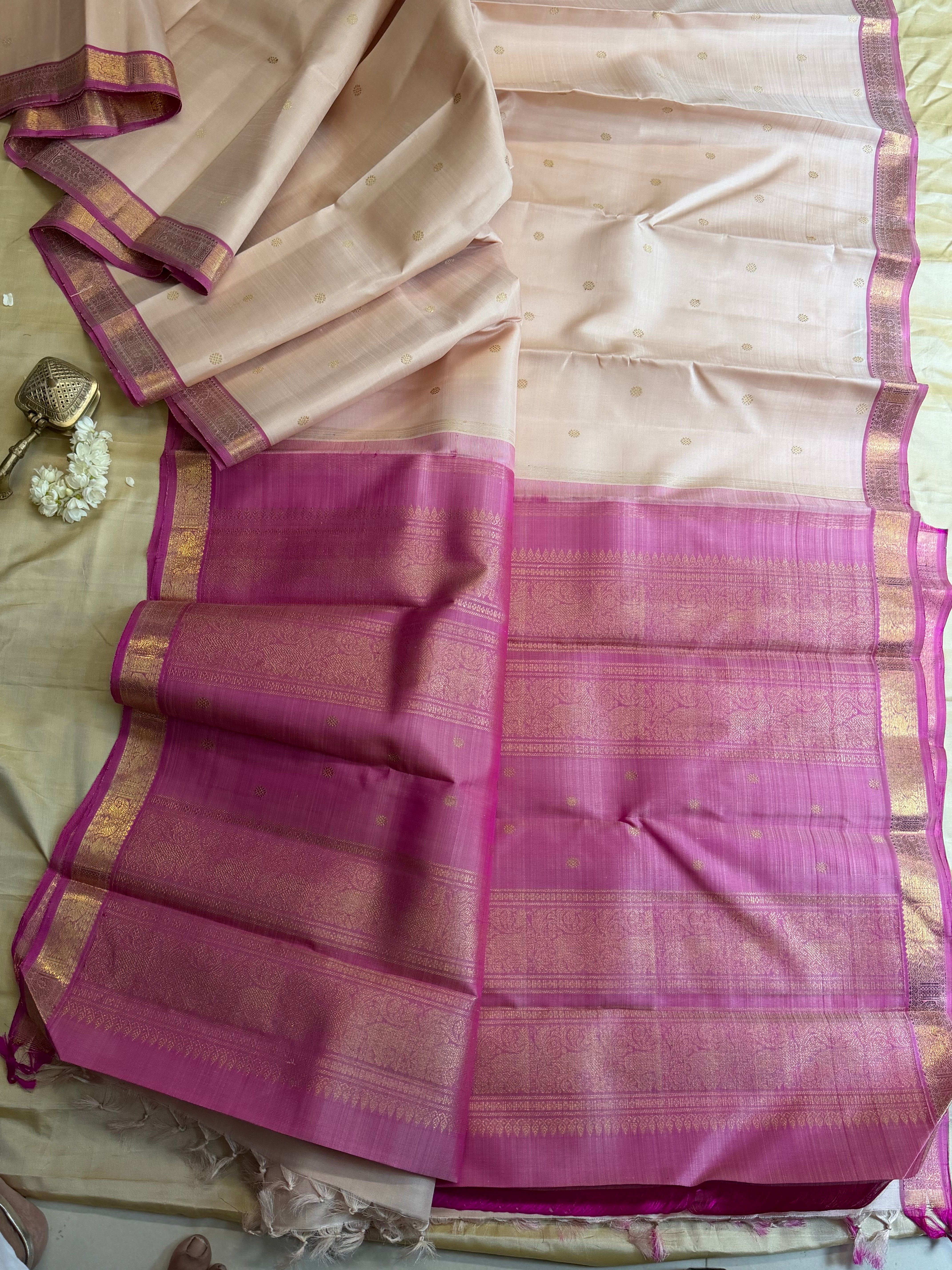 Creamish pink small border : Kanjipuram silk saree clsa 11349