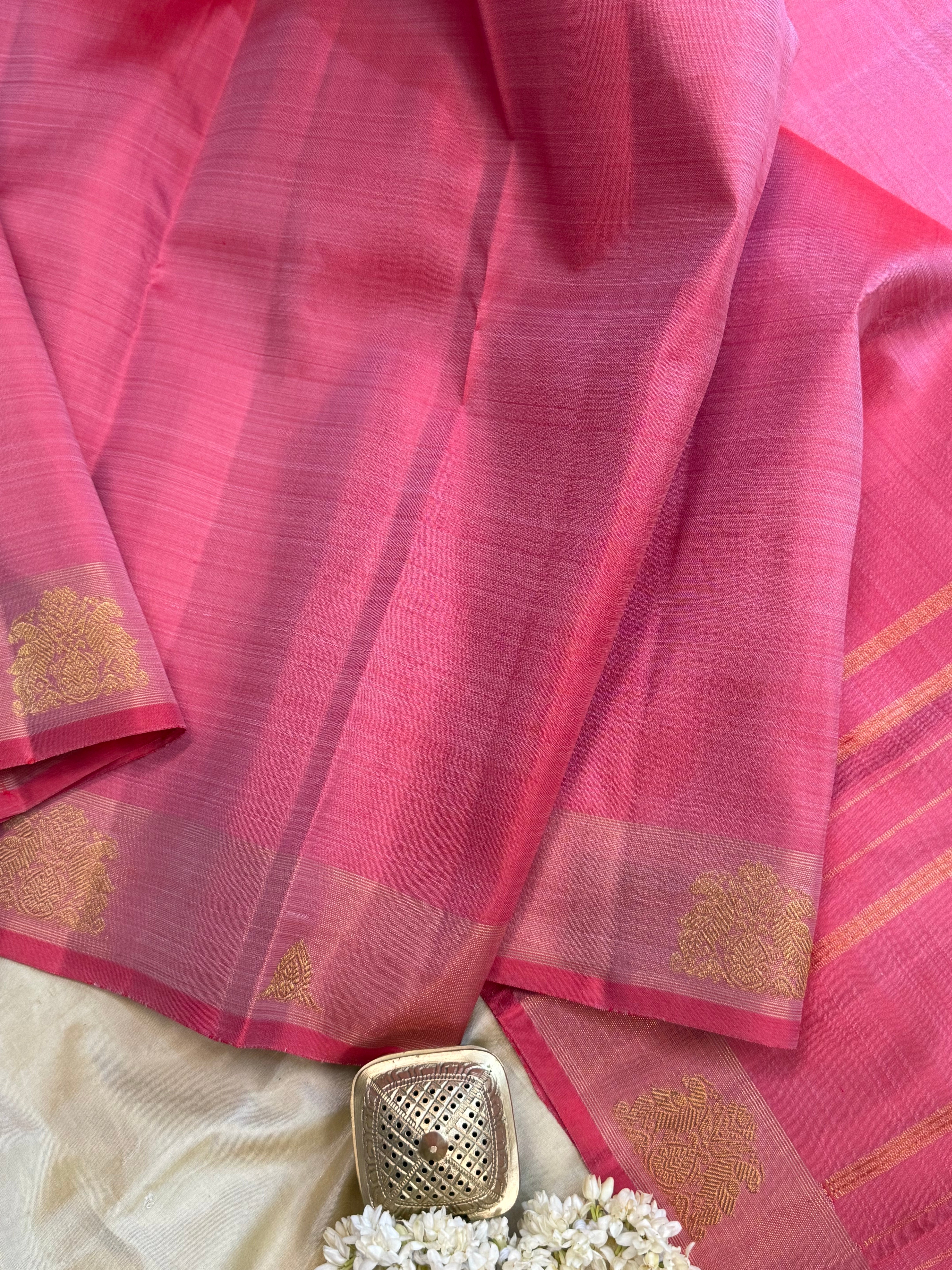 Lotus pink border butta / Kanjipuram silk