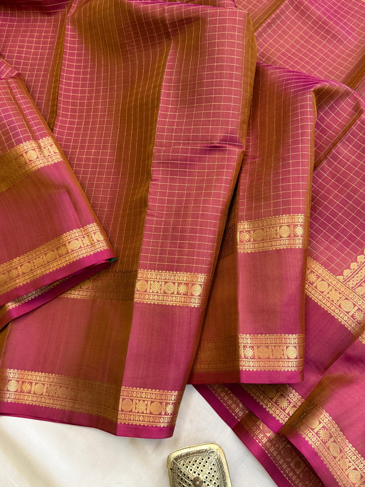 Special edition unusual colour with Zari kattam silk saree/clsa 12396
