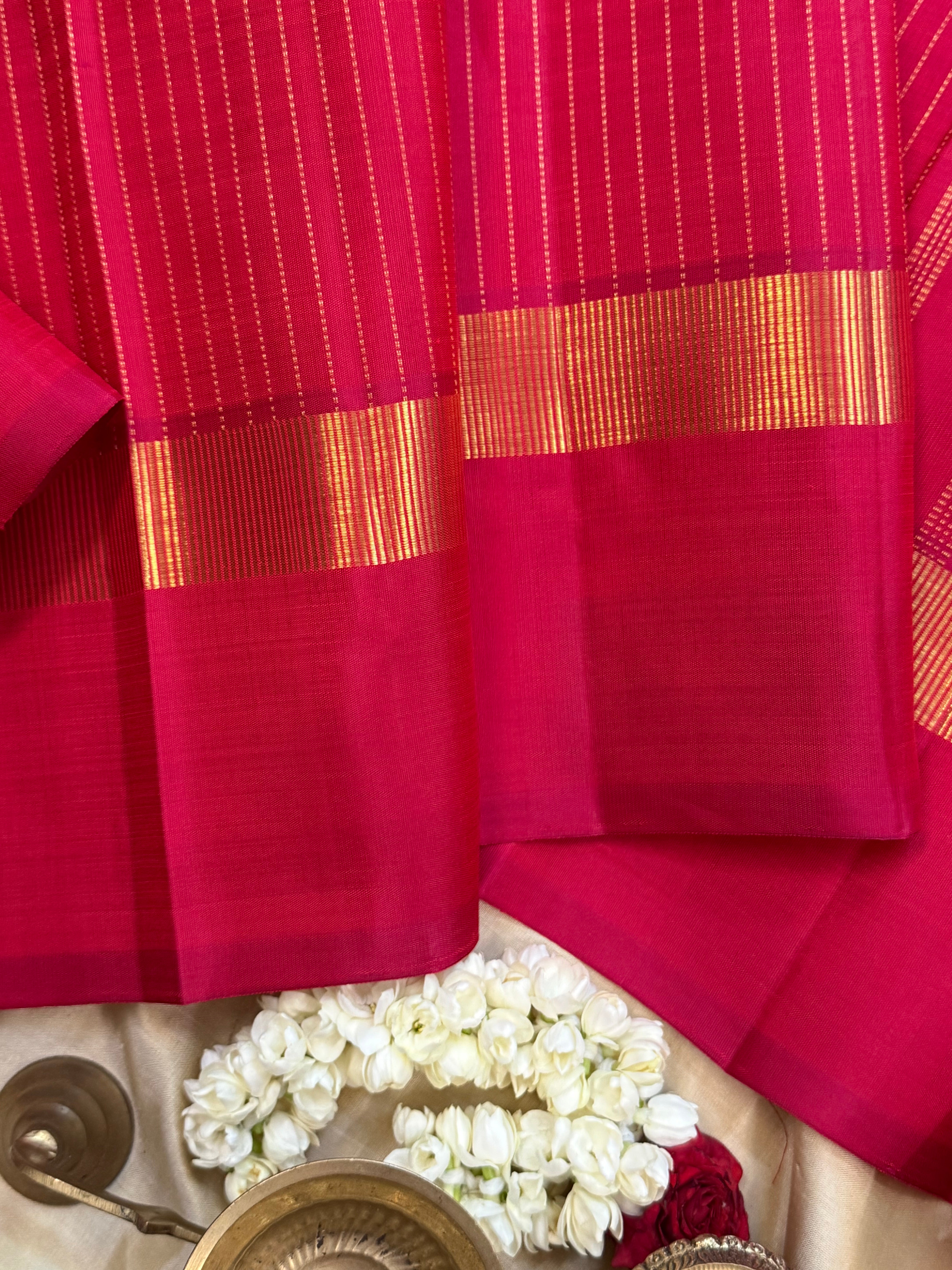 Pinkish red oosi zari lines kaal erangina border/ Kanjipuram silk