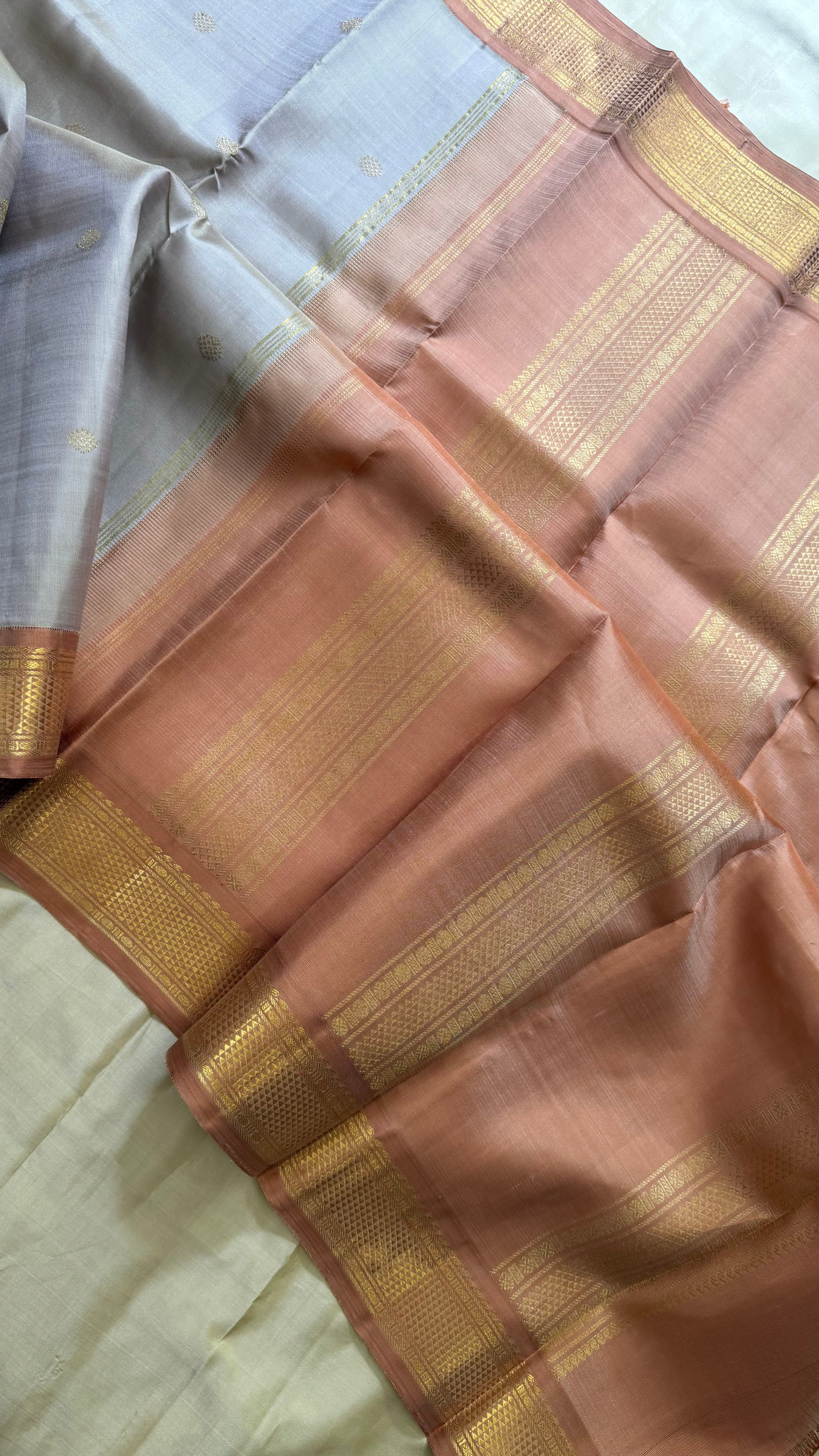 Shot Pastel Korvai / Kanjipuram silk
