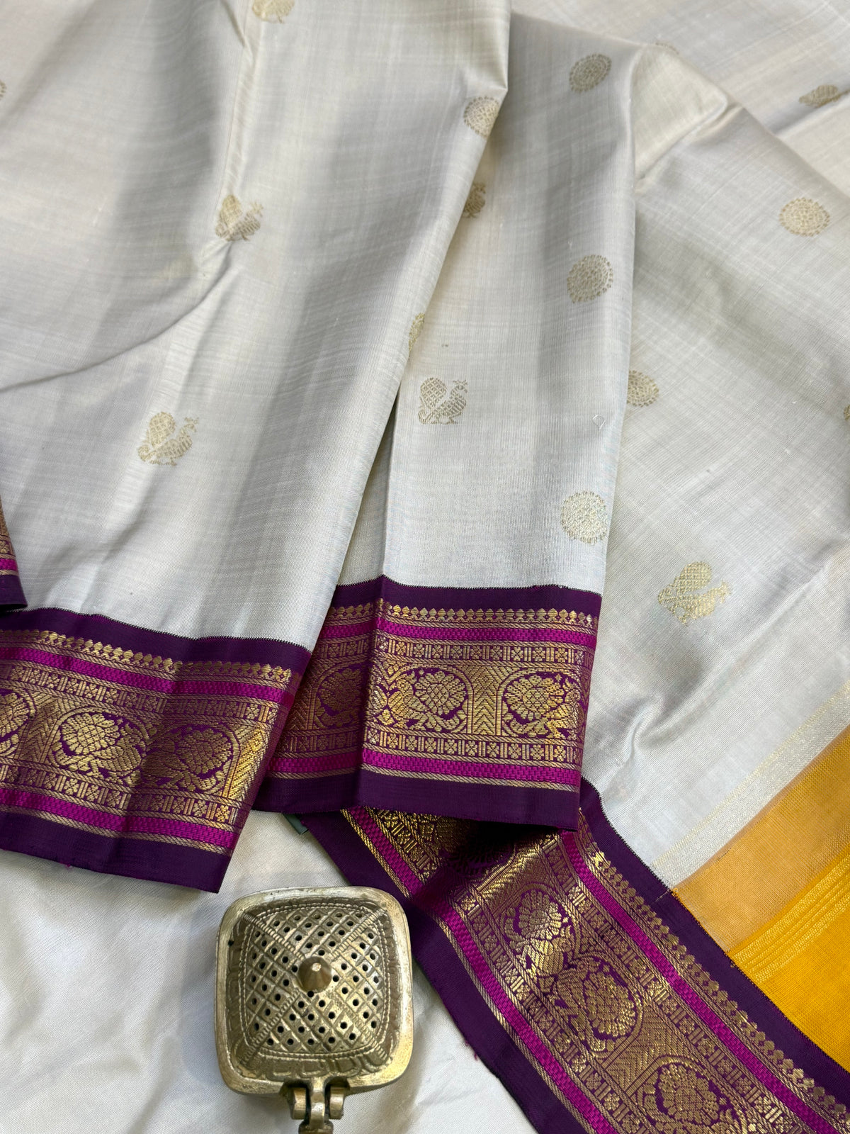Offwhite shot silver shade and purple kai korvai double pallu / Kanjipuram silk CLSA12816