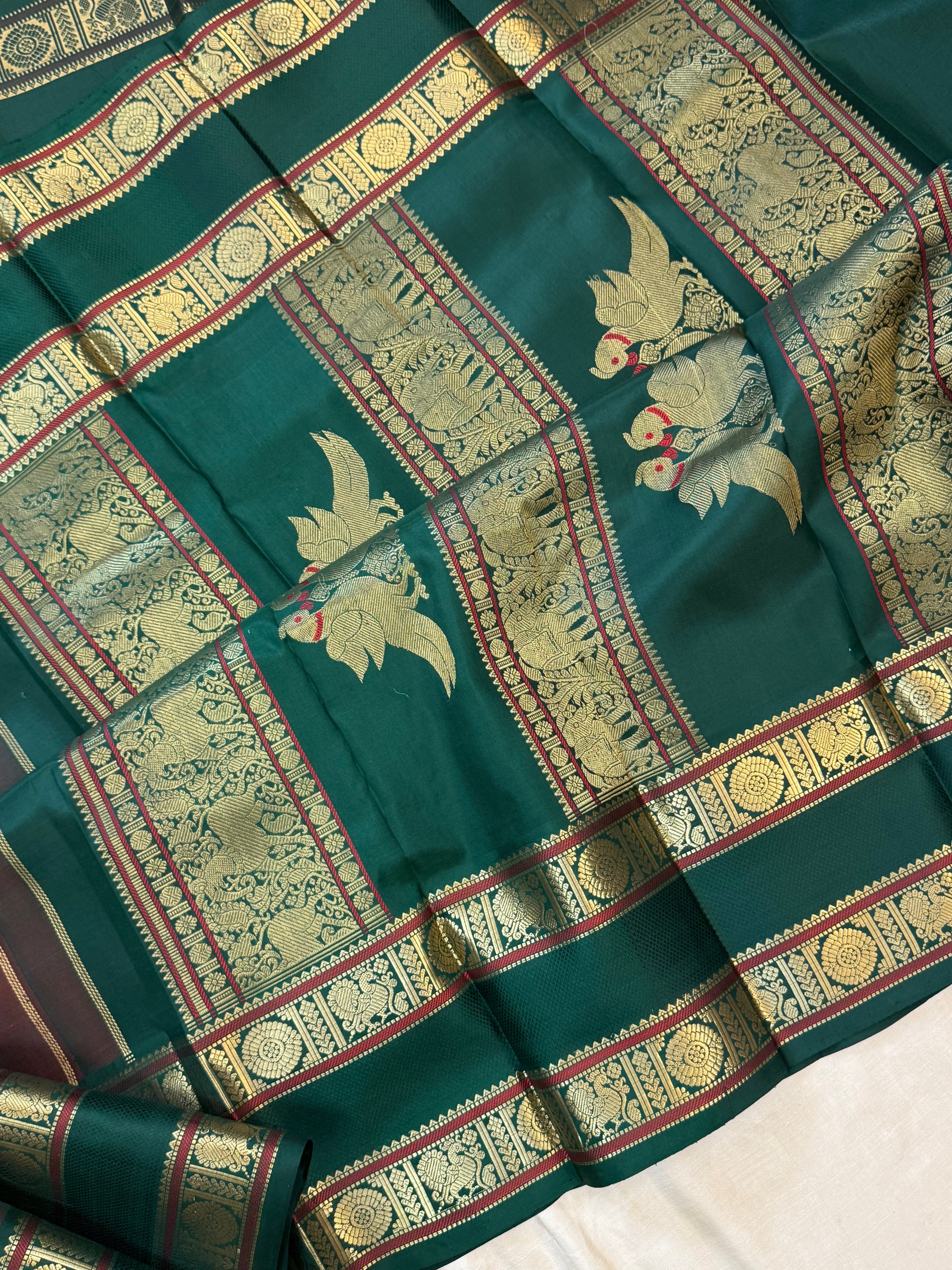 Manthulir Jodi Kili palla / Special edition silk saree