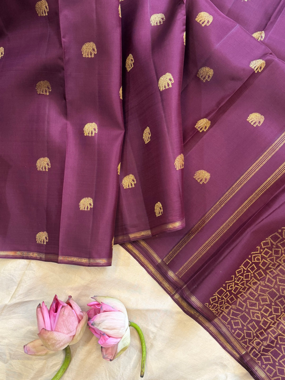 Paaku yaanai Butta simple pure Zari Kanjipuram clsa12719